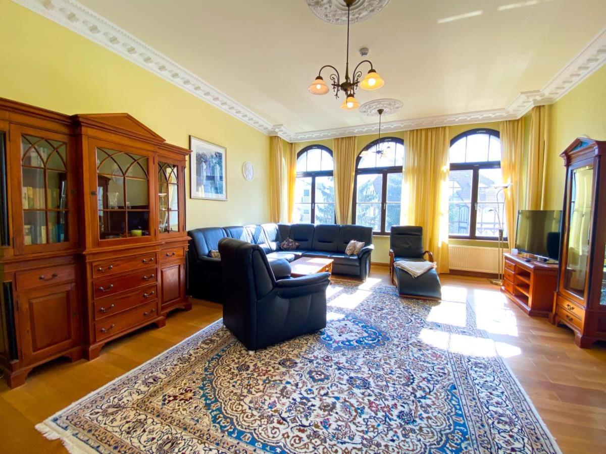 'Kaiserliche' Wohnung mit 3 SZ, 2 Bädern und Whirlwanne