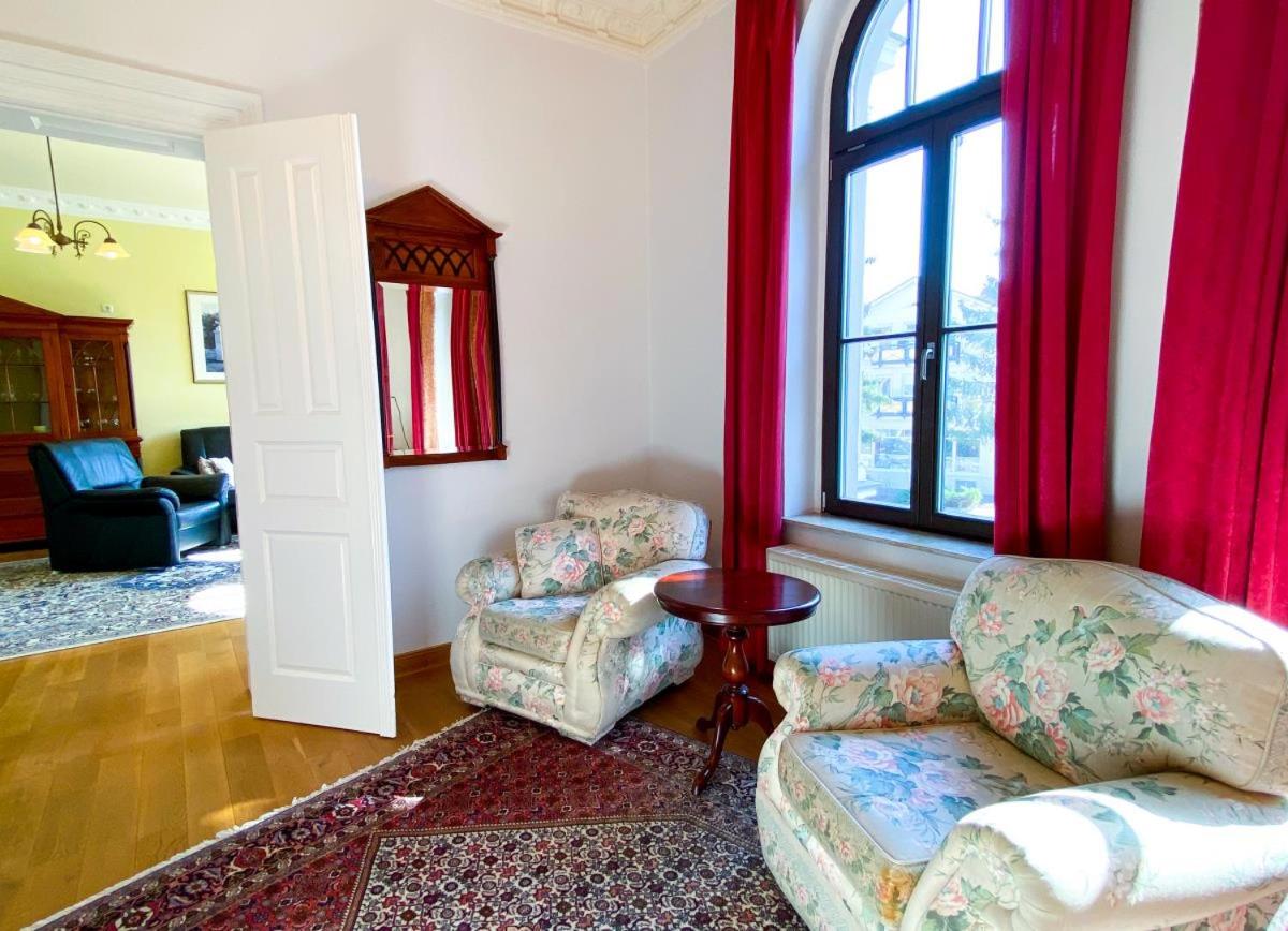 'Kaiserliche' Wohnung mit 3 SZ, 2 Bädern und Whirlwanne