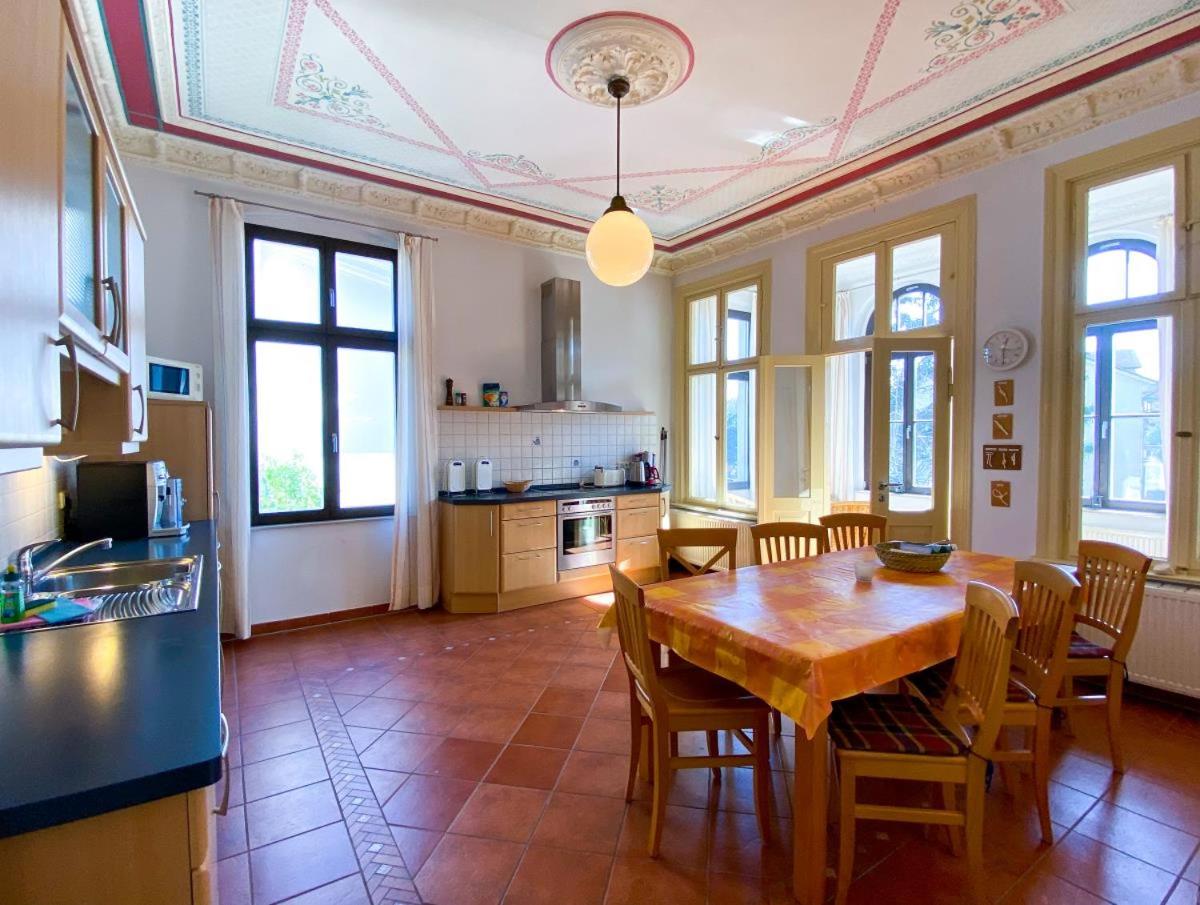 'Kaiserliche' Wohnung mit 3 SZ, 2 Bädern und Whirlwanne