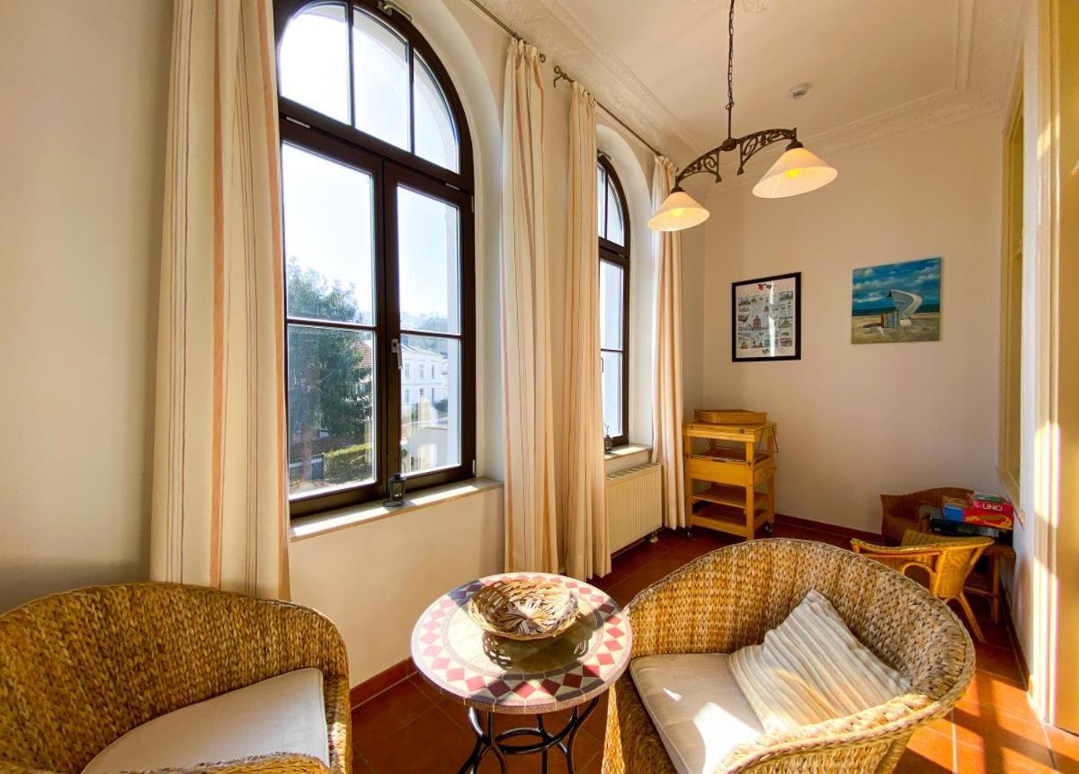 'Kaiserliche' Wohnung mit 3 SZ, 2 Bädern und Whirlwanne