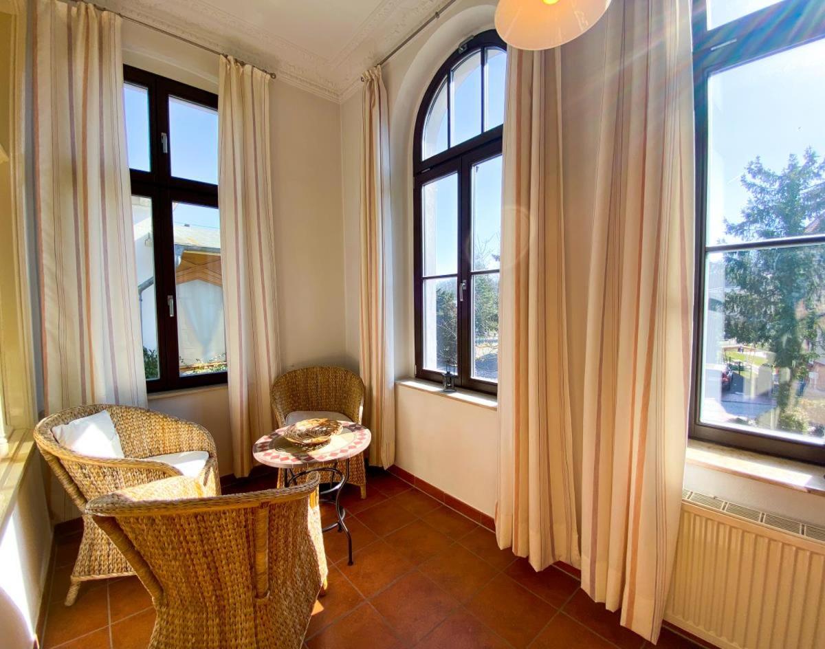 'Kaiserliche' Wohnung mit 3 SZ, 2 Bädern und Whirlwanne