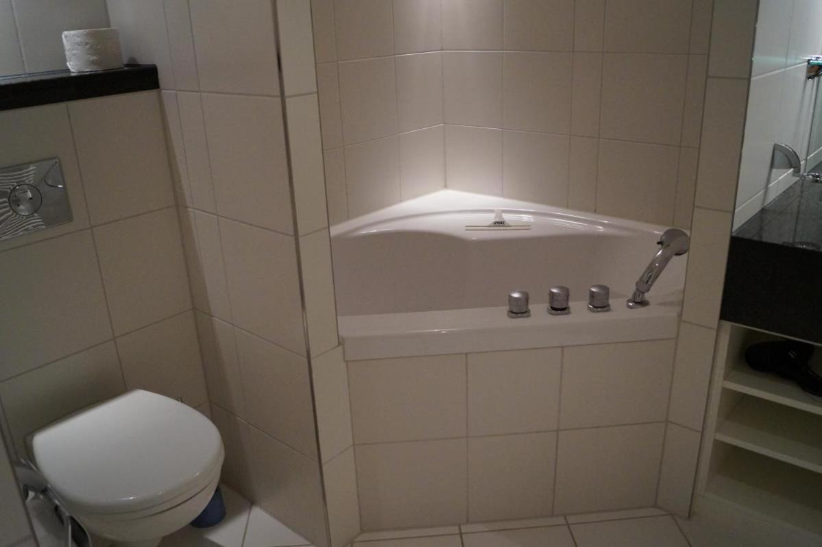Charmante Fewo mit direktem Strandzugang, Badewanne, Saunabereich im Haus