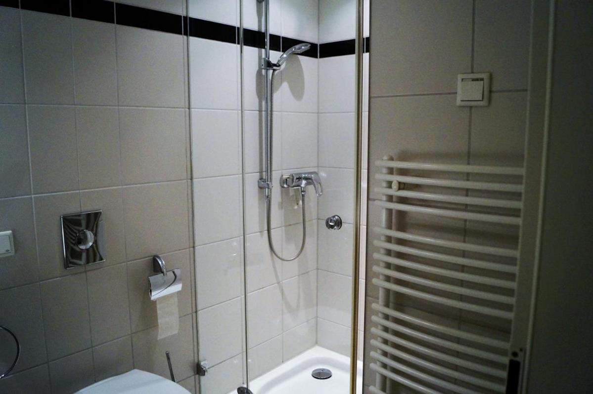 Charmante Fewo mit direktem Strandzugang, Badewanne, Saunabereich im Haus