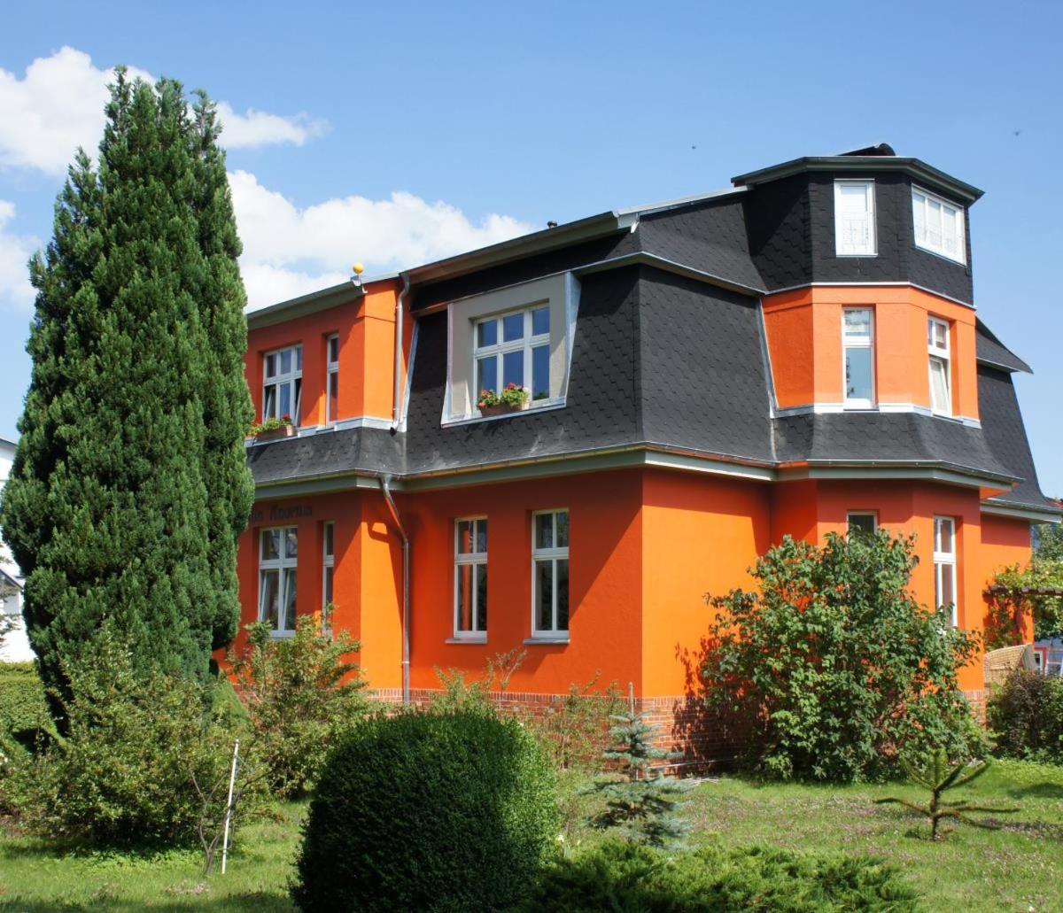 Großzügige Fewo mit Terrasse, Strandkorb