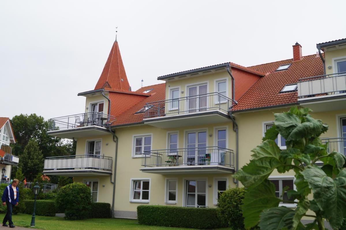 Großzügige Fewo mit Haffblick, Balkon und Poolnutzung