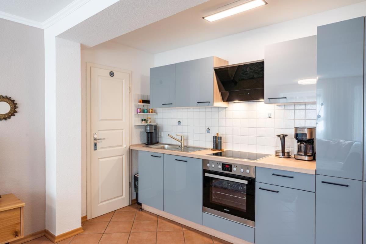 Komplett neu ausgestattete Ferienwohnung für 2 Personen - mit Boxspringbett, zwei Flat-TVs und Parkplatz