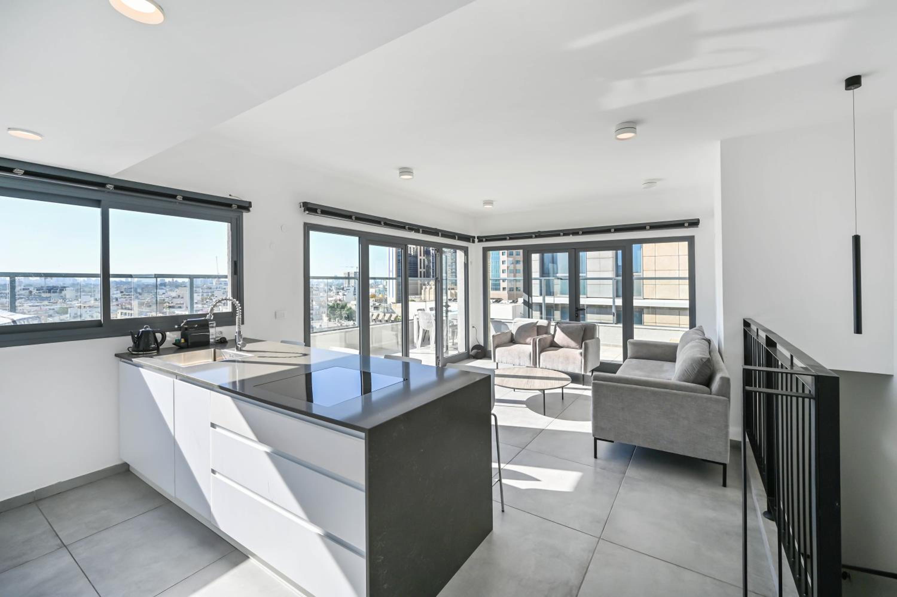 Modern 3 BR Penthouse with Jacuzzi in Rothschild Blvd by HolyGuest view 4