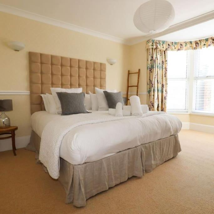 Gorgeous House in Newquay walking distance from Fistral Beach view 2