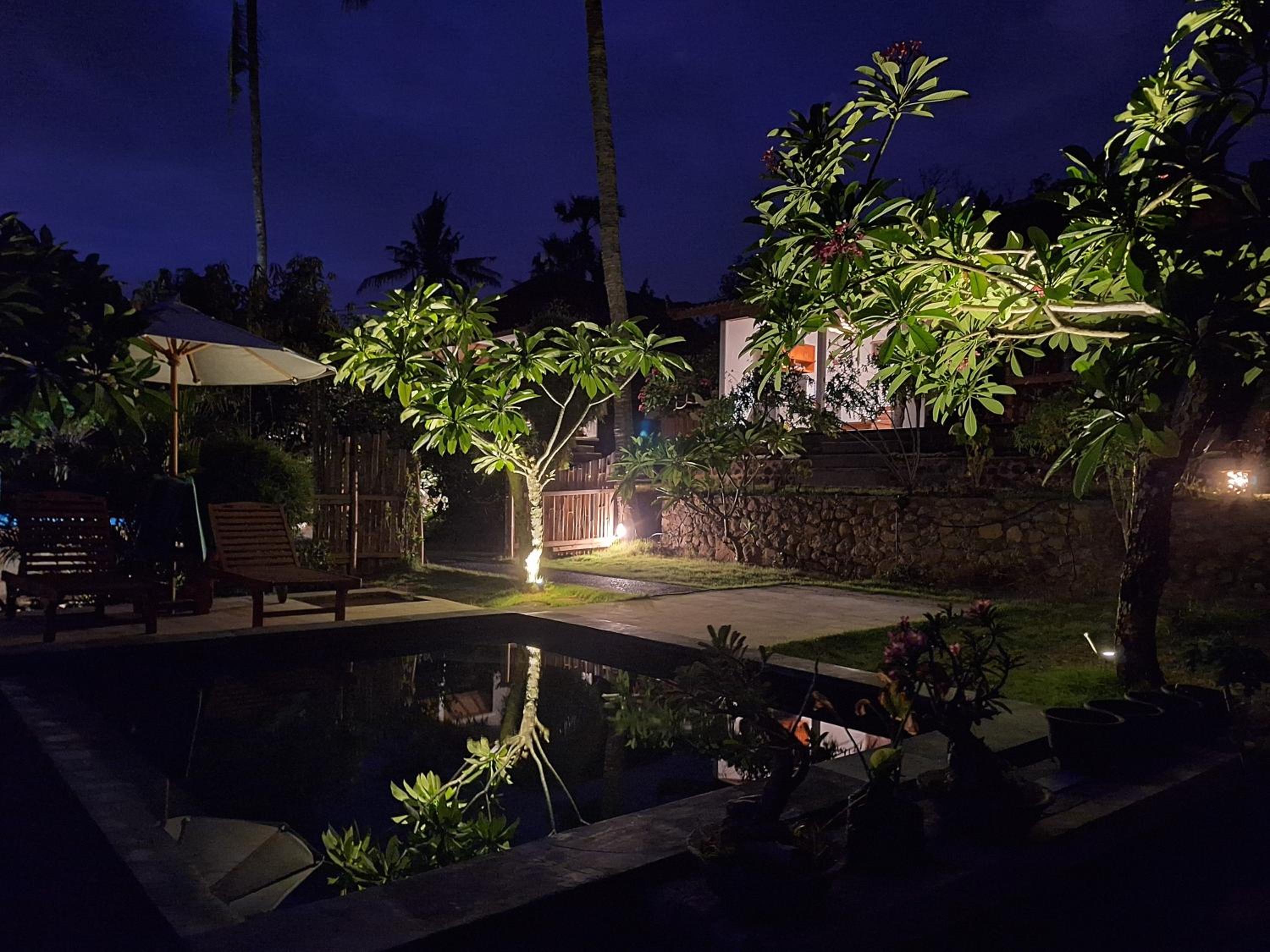 Frangipani Inn & Restaurant