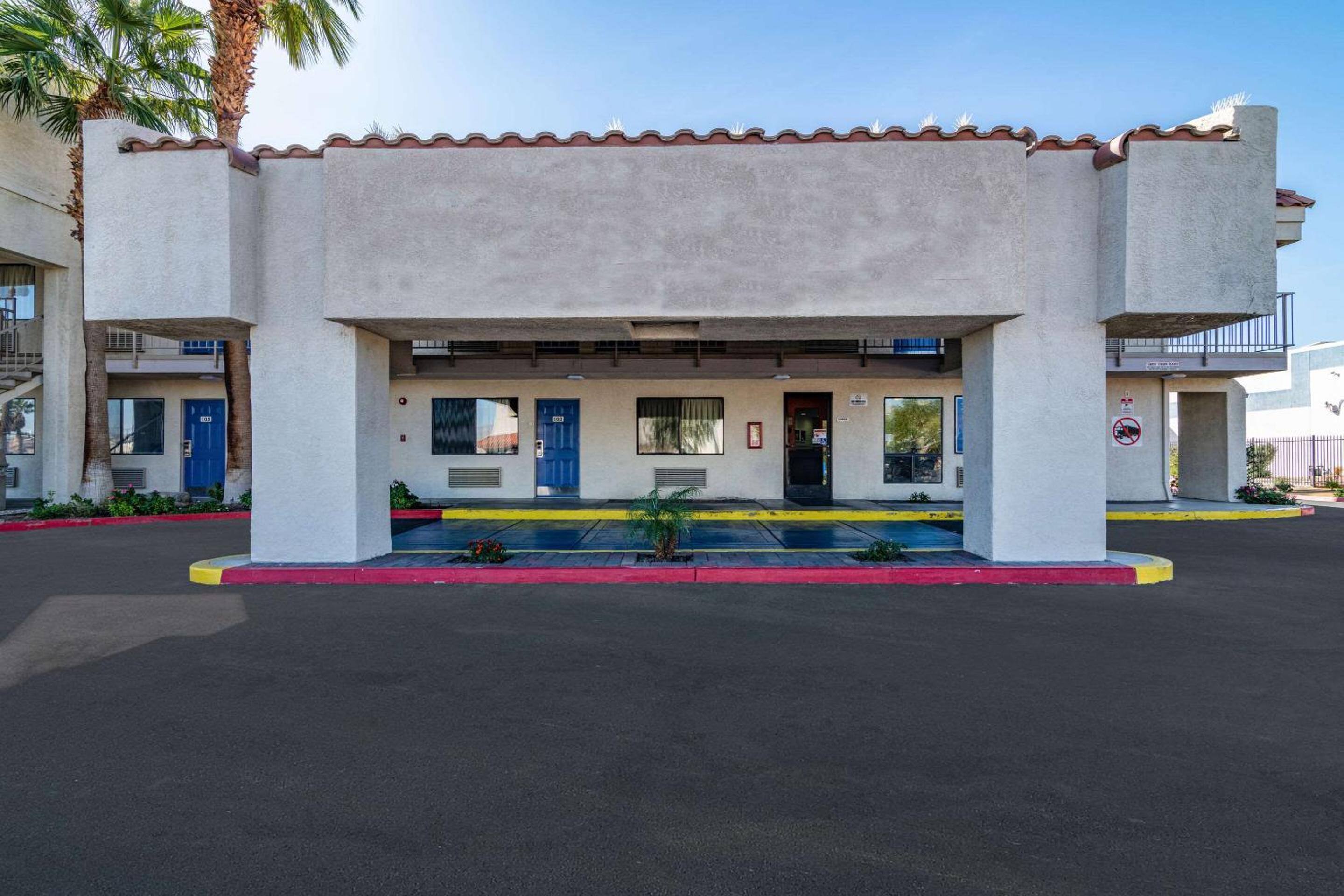 Hotel Rodeway Inn & Suites Thousand Palms - Rancho Mirage - Image 1