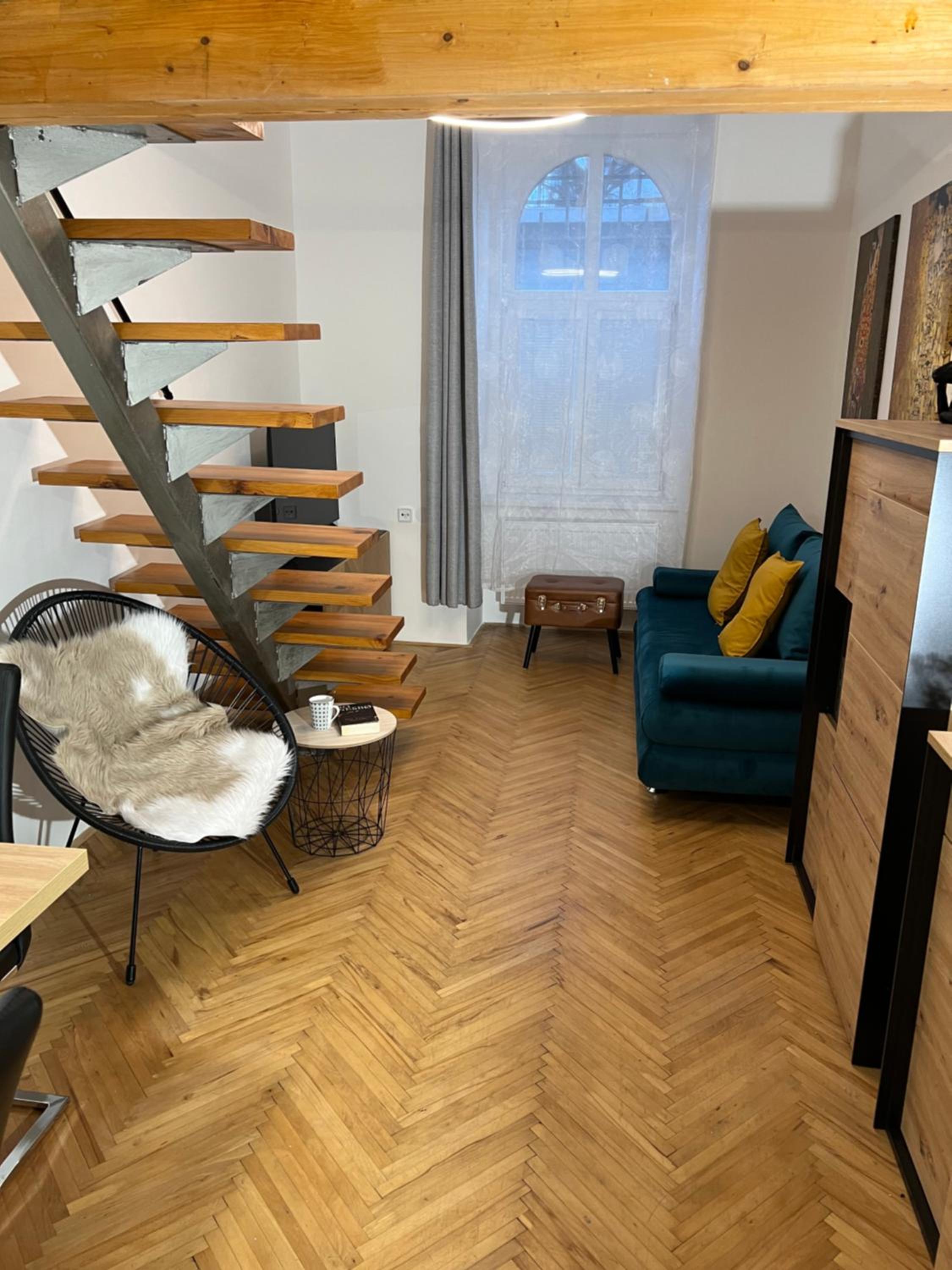 Apartment plus parking
