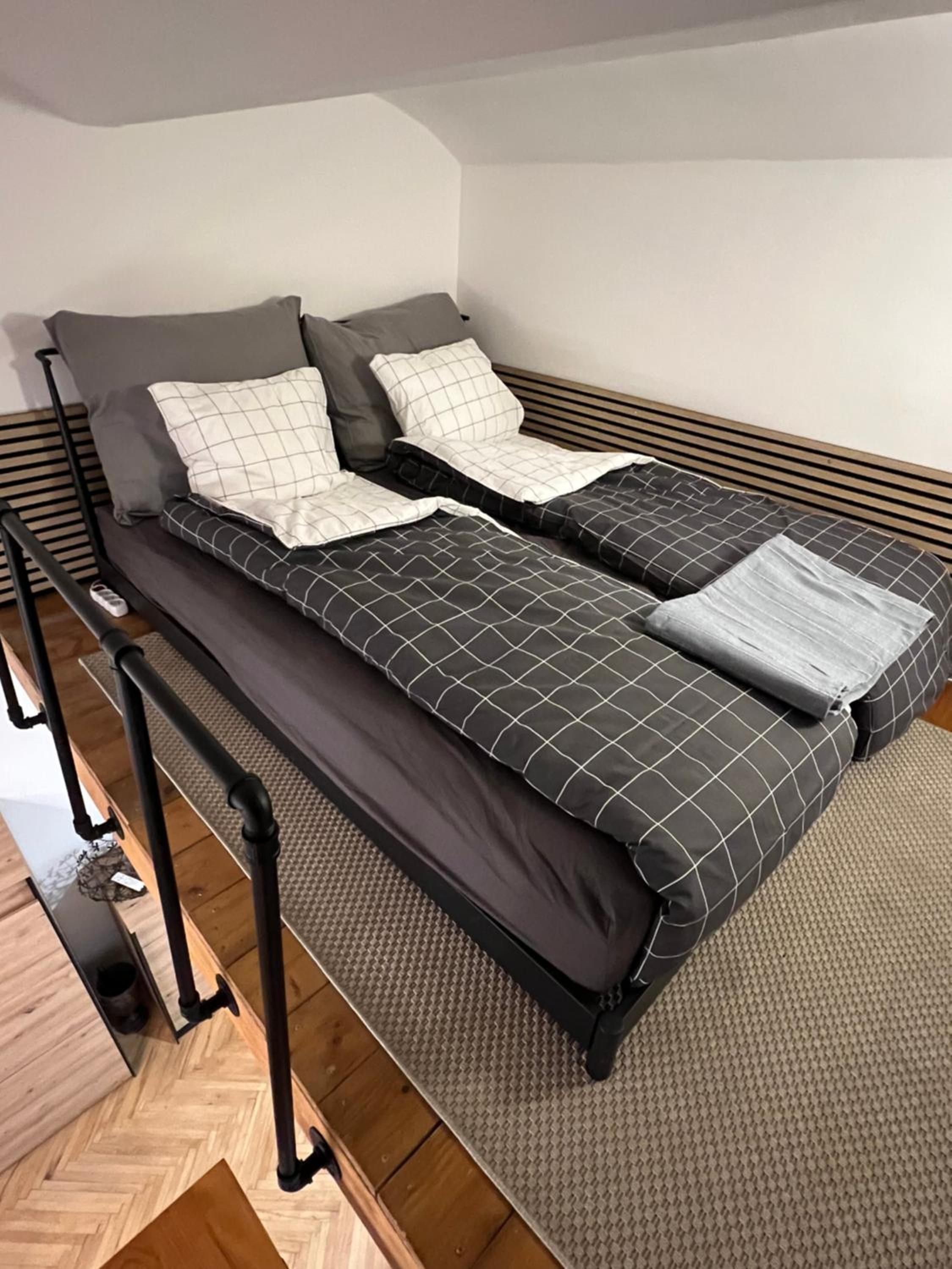 Apartment plus parking
