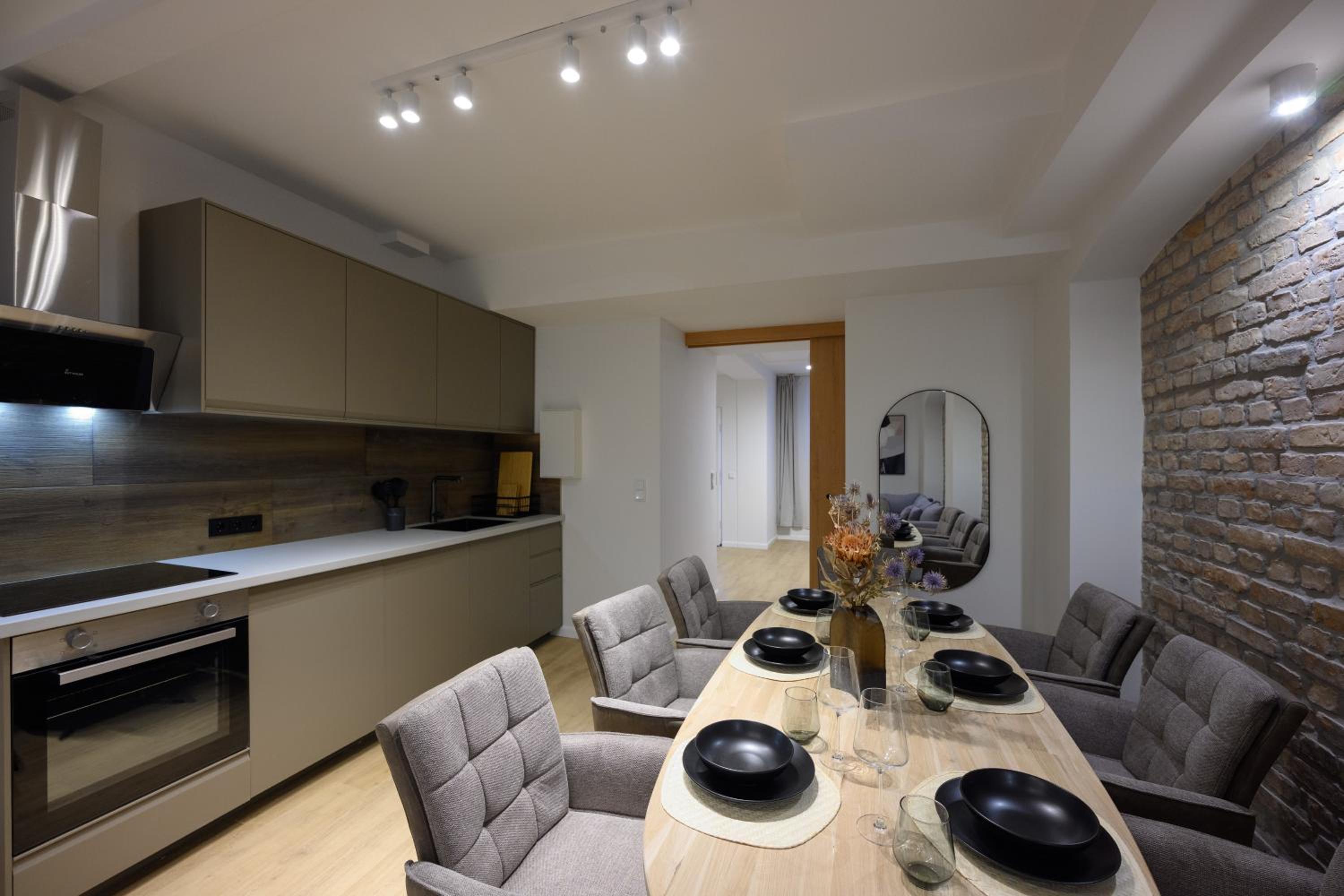 Spacious Apartments In Mitte- Feel The Citycenter