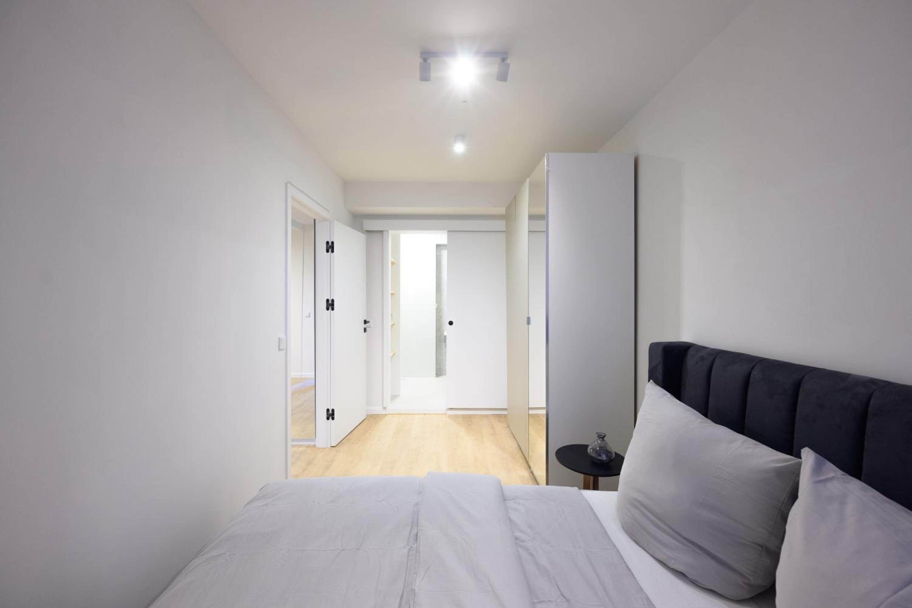 Spacious Apartments In Mitte- Feel The Citycenter