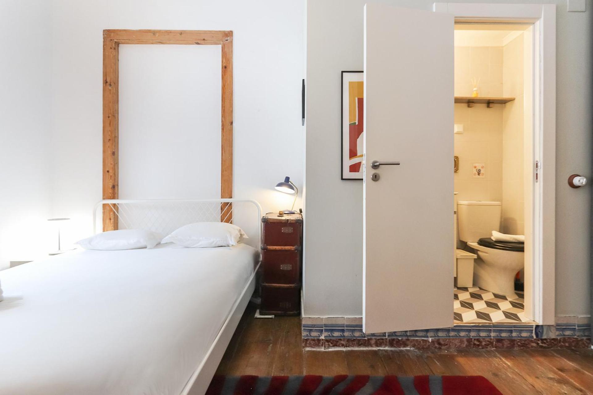 Downtown Vintage Suites by Homing view 4