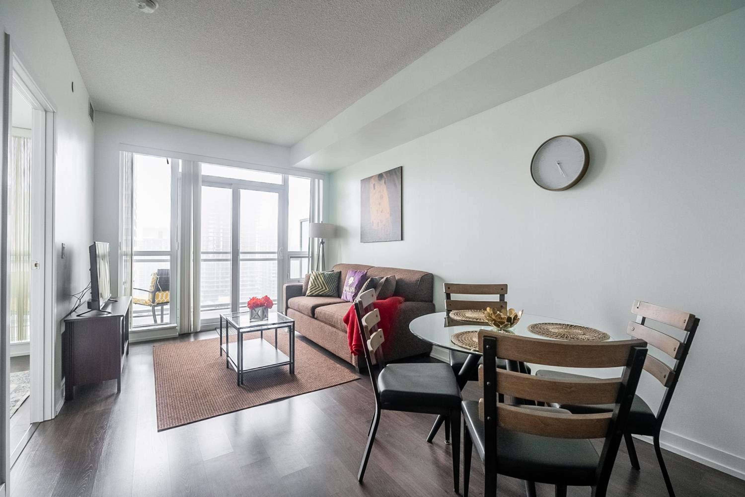 Modern Dunfield Ave Condos by GLOBALSTAY