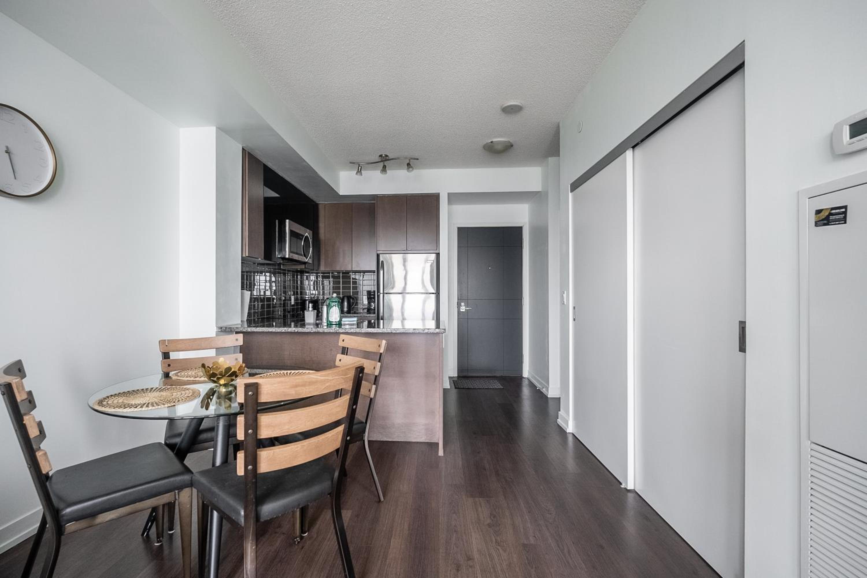 Modern Dunfield Ave Condos by GLOBALSTAY