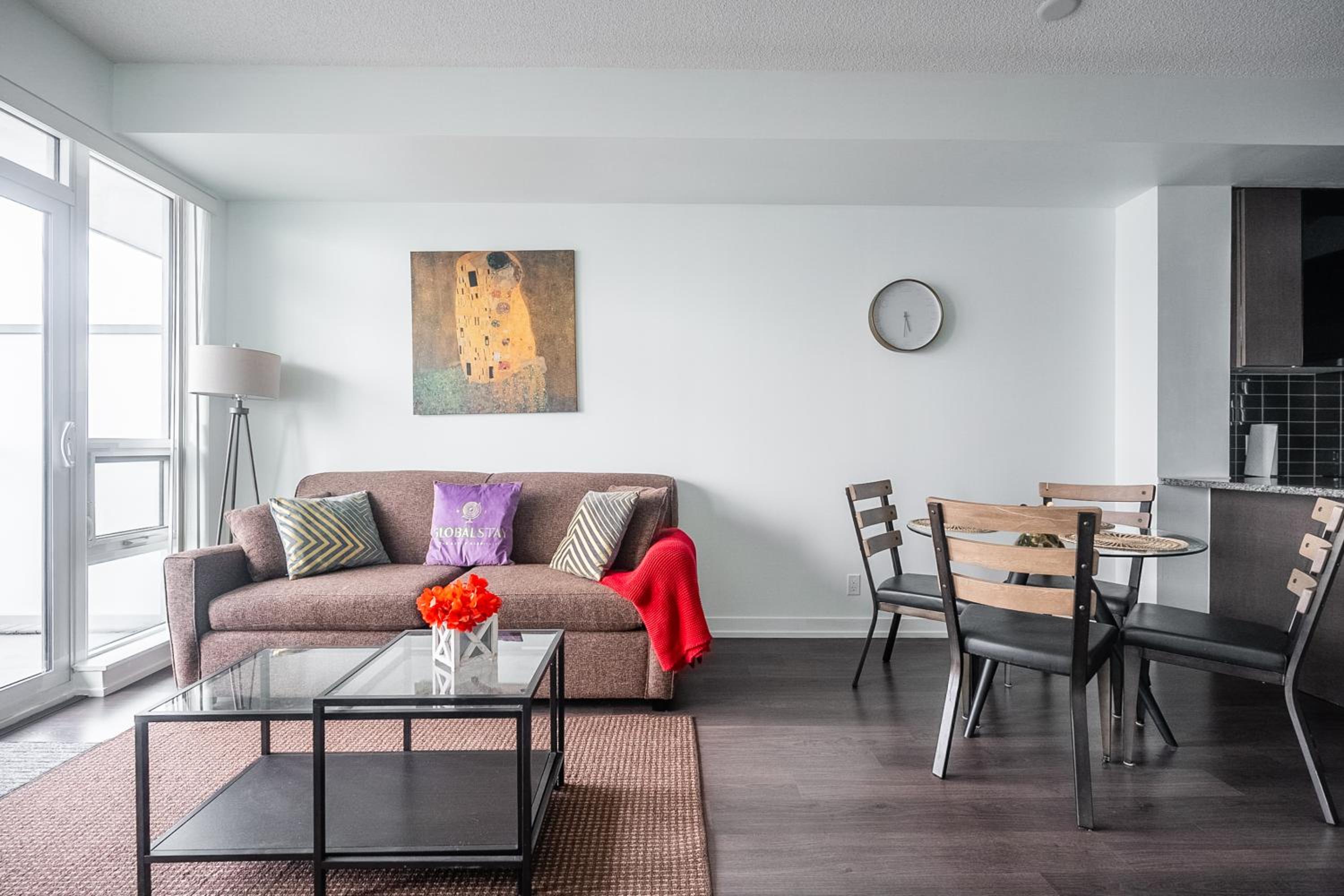 Modern Dunfield Ave Condos by GLOBALSTAY