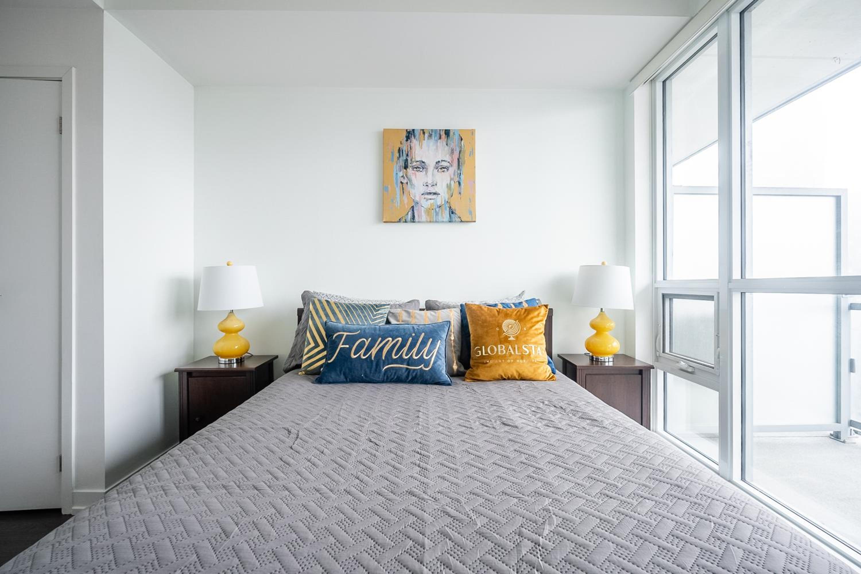 Modern Dunfield Ave Condos by GLOBALSTAY