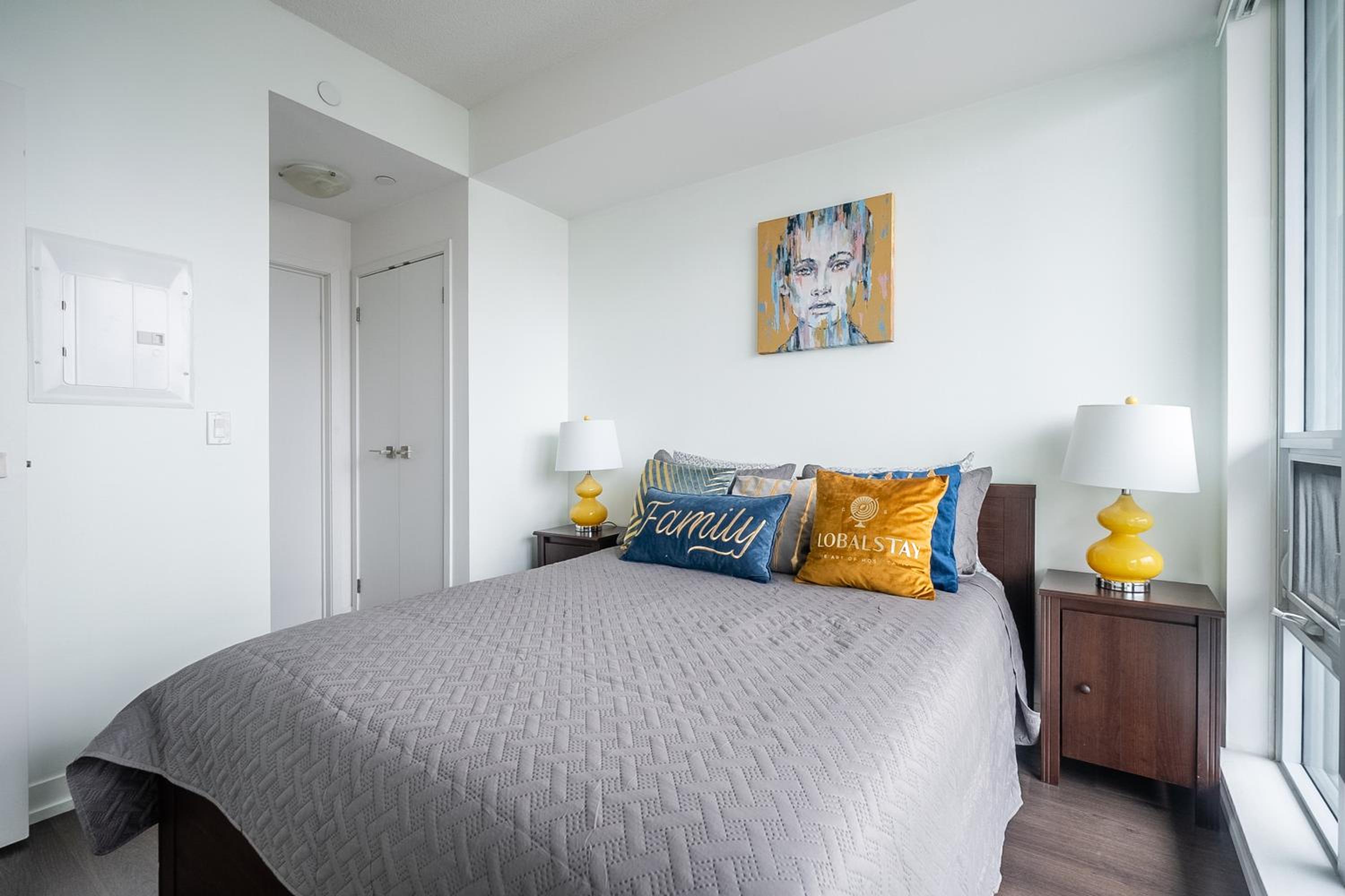 Modern Dunfield Ave Condos by GLOBALSTAY
