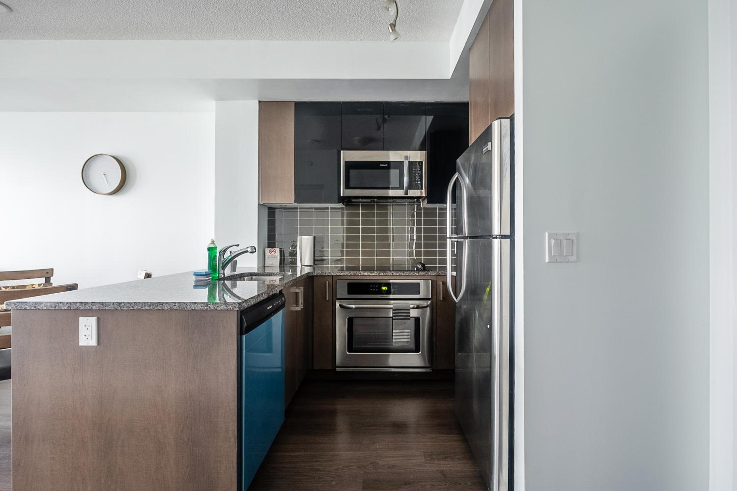 Modern Dunfield Ave Condos by GLOBALSTAY