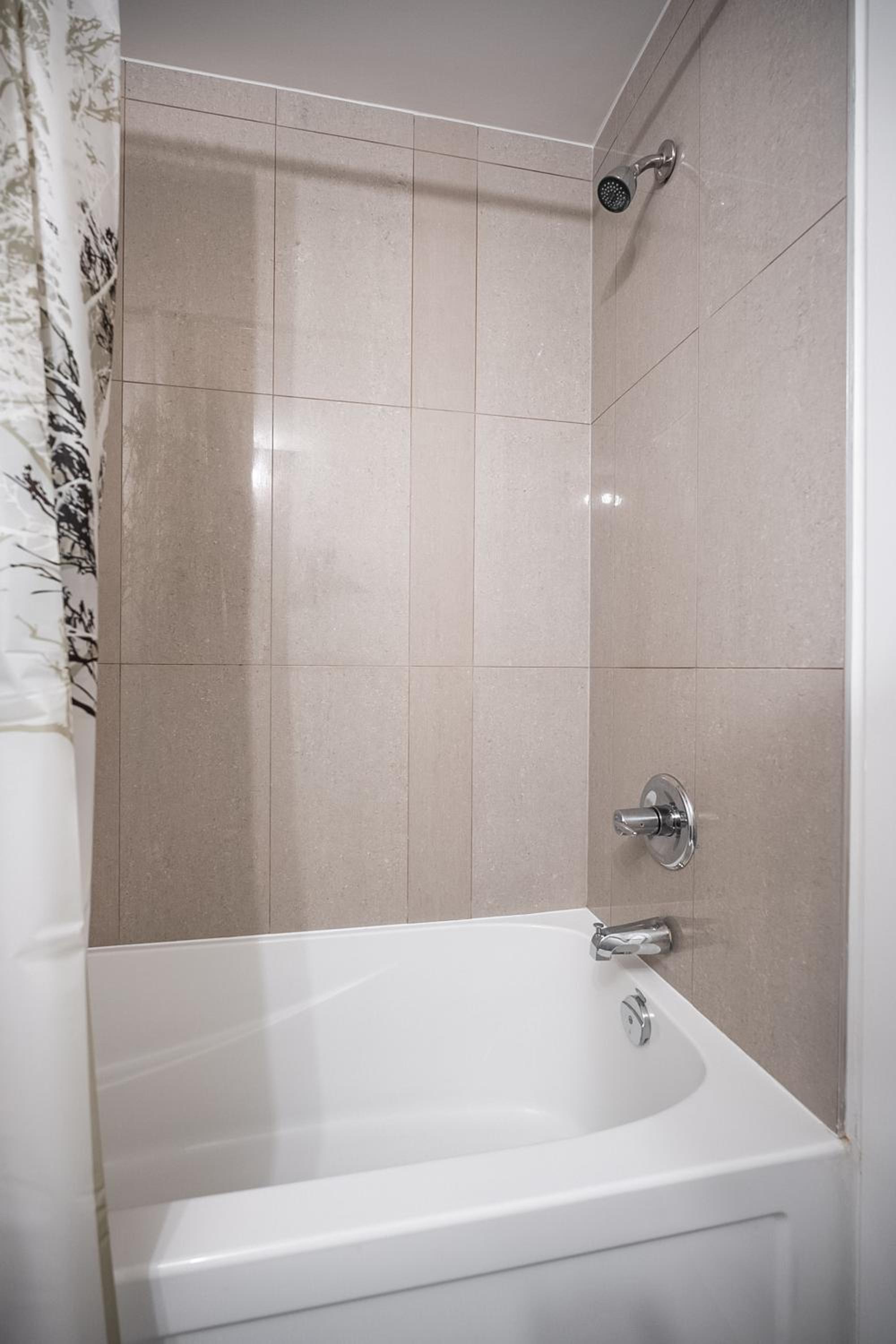 Modern Dunfield Ave Condos by GLOBALSTAY