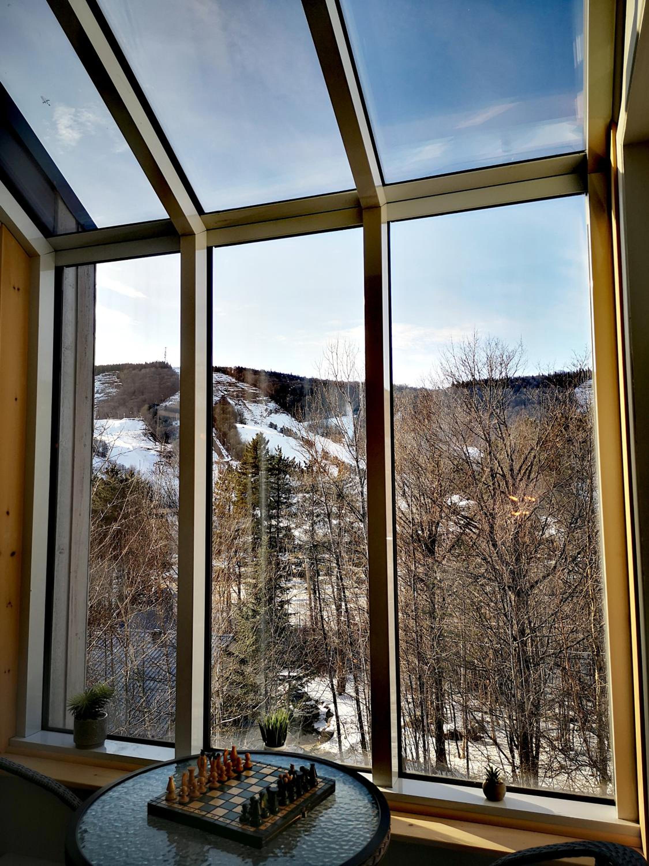 Condo sur 2 niveaux avec magnifique vue sur la montagne