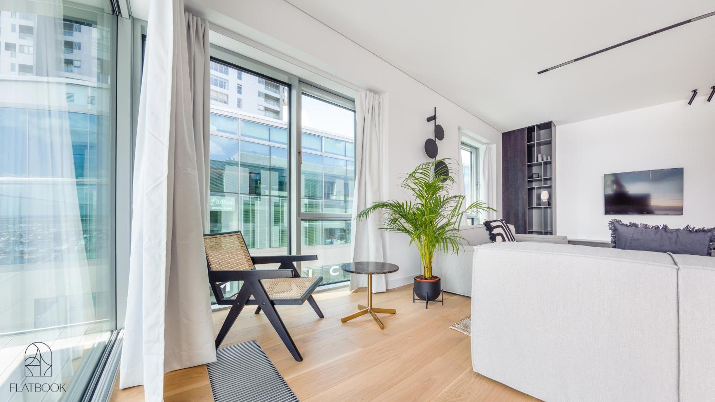 City Center Apartments Yacht Park Marina View