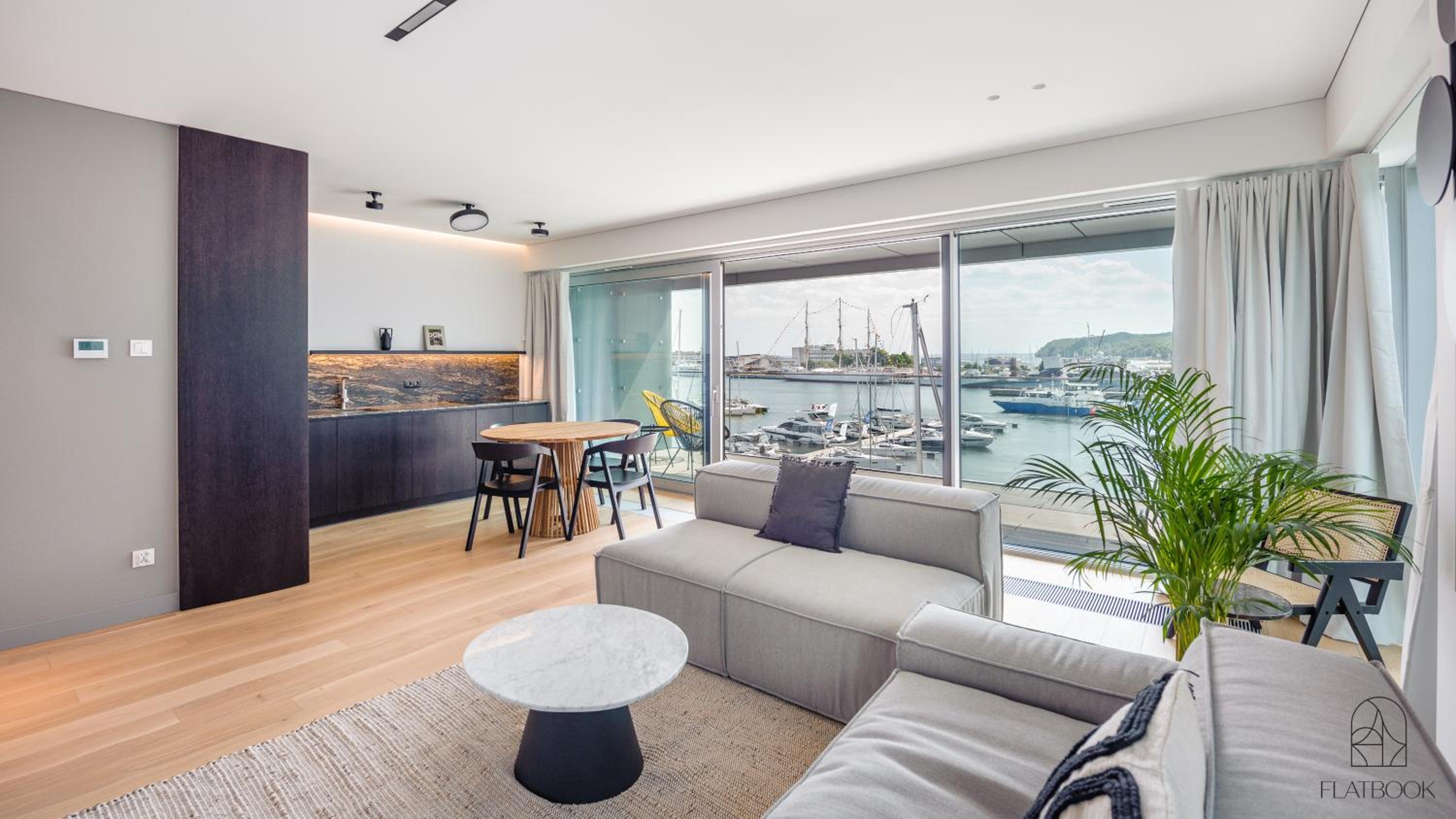 City Center Apartments Yacht Park Marina View