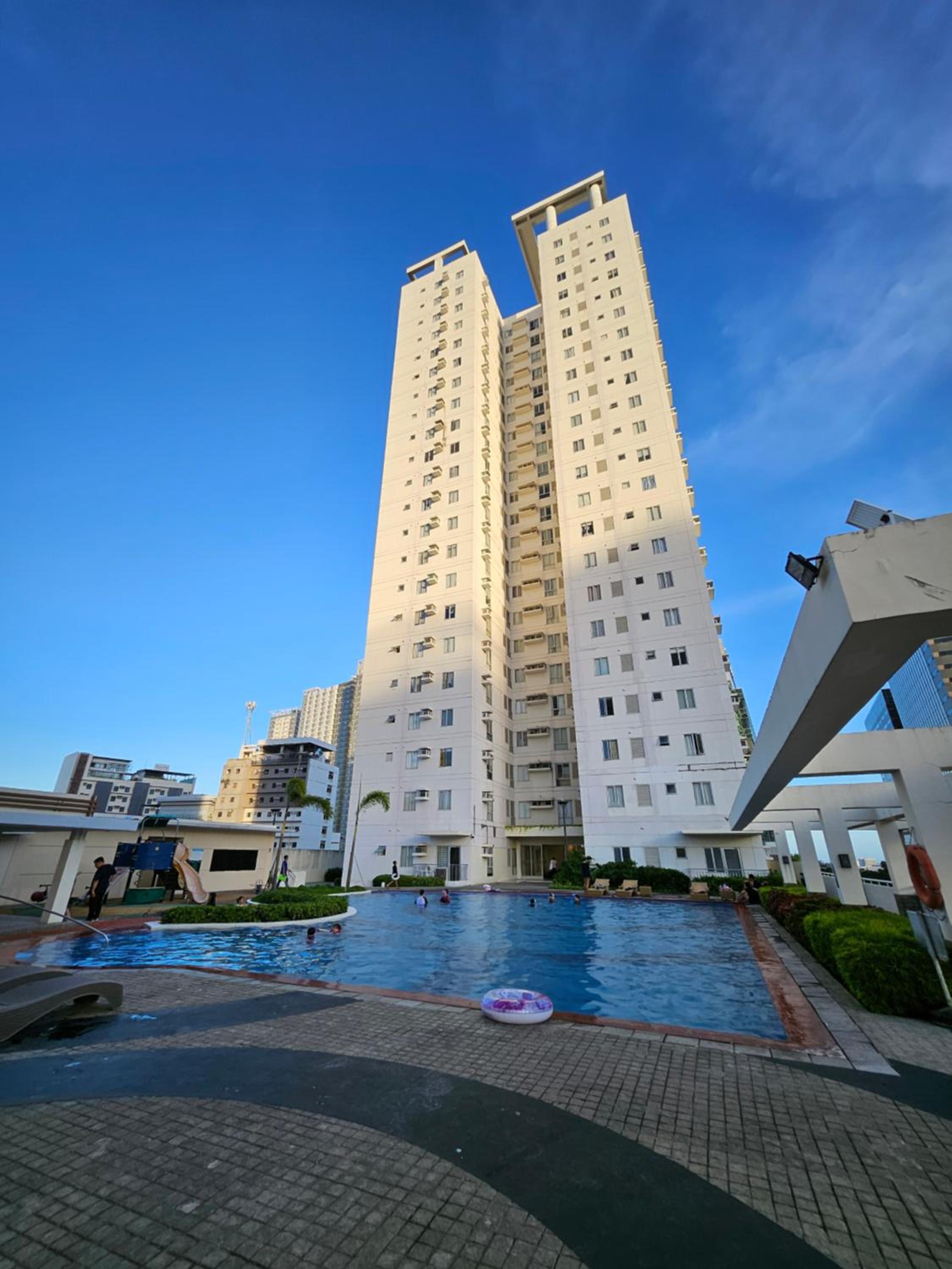 1BR Condo at Avida tower IT park cebu view 4