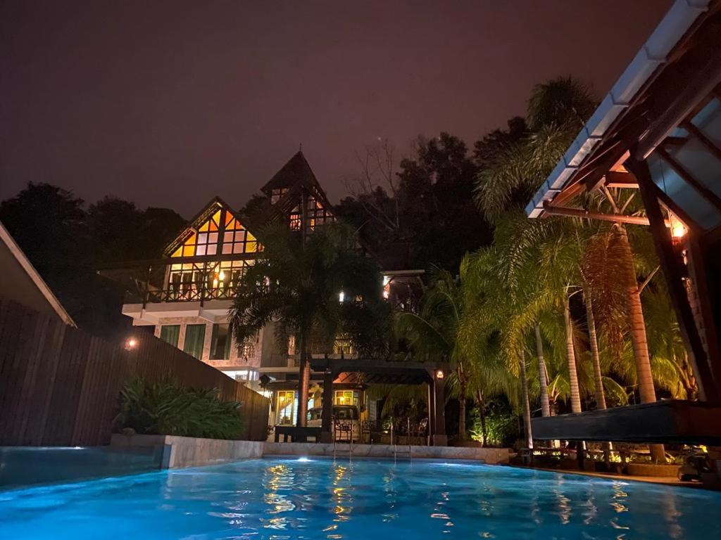Poolside hill villa retreat photo 4