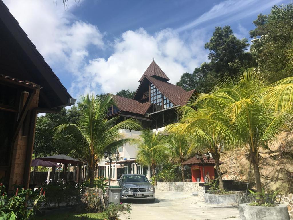 Poolside hill villa retreat photo 2