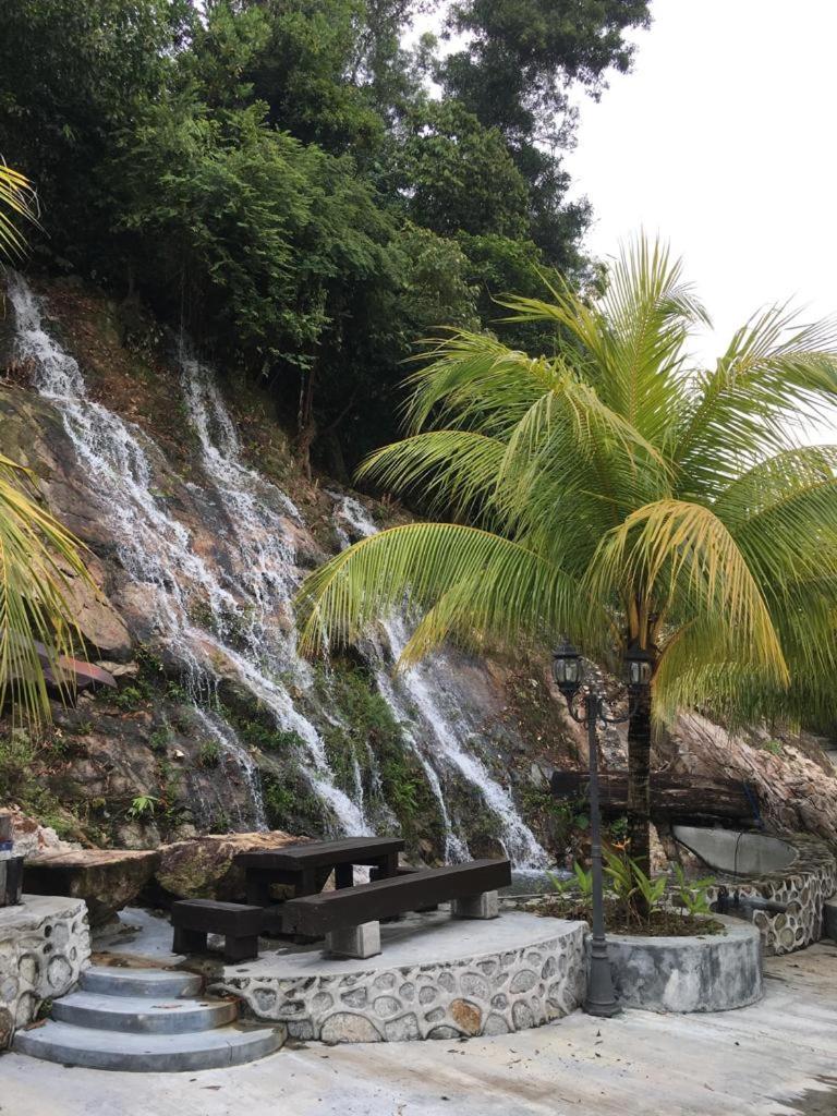 Poolside hill villa retreat photo 7