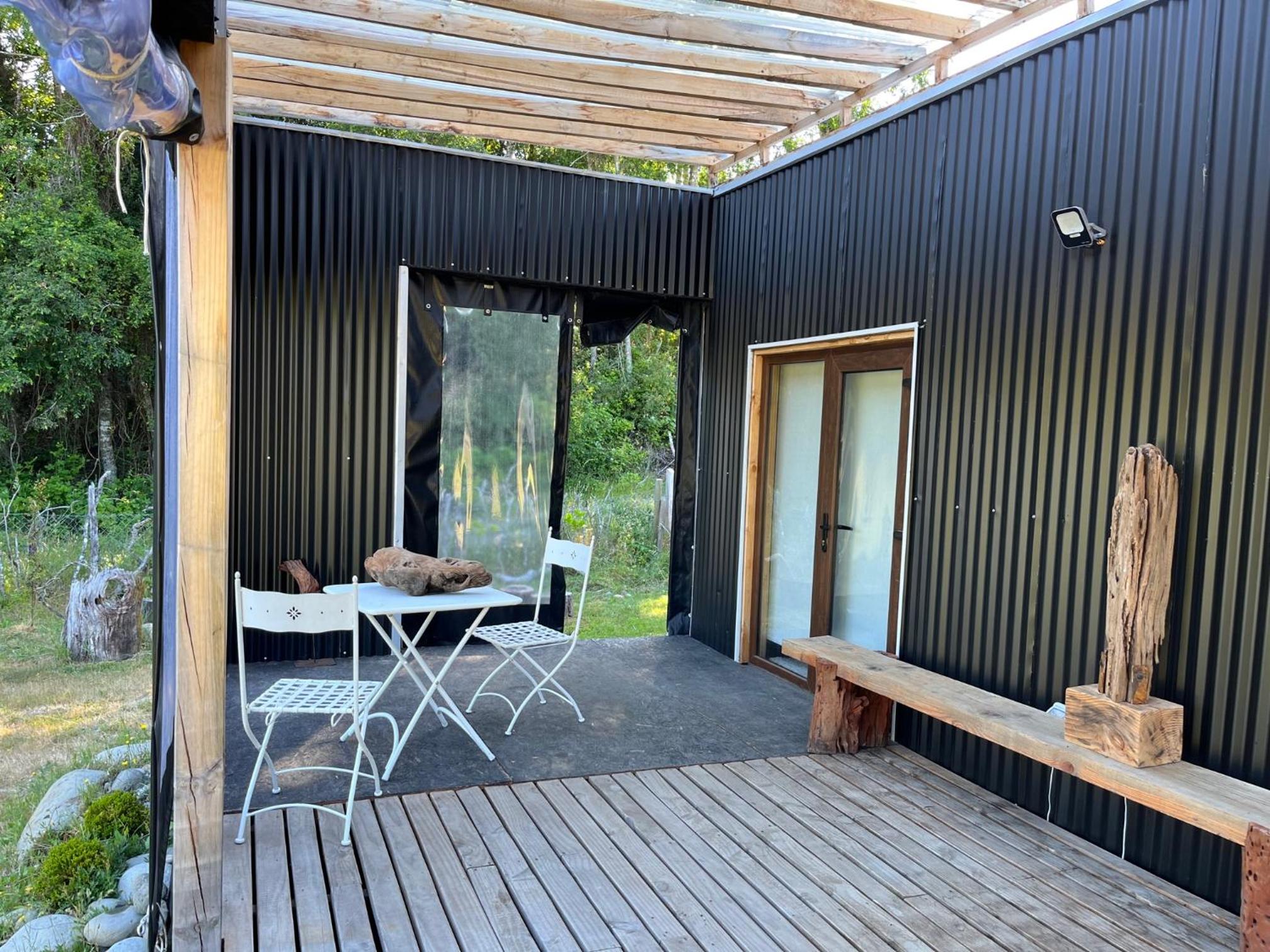 Linda Cabaña pet friendly a orilla rio y bosque, cerca Termas
