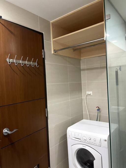 Escape 1BR One Uptown BGC w/ Sound System view 3