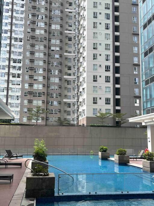 Escape 1BR One Uptown BGC w/ Sound System view 4