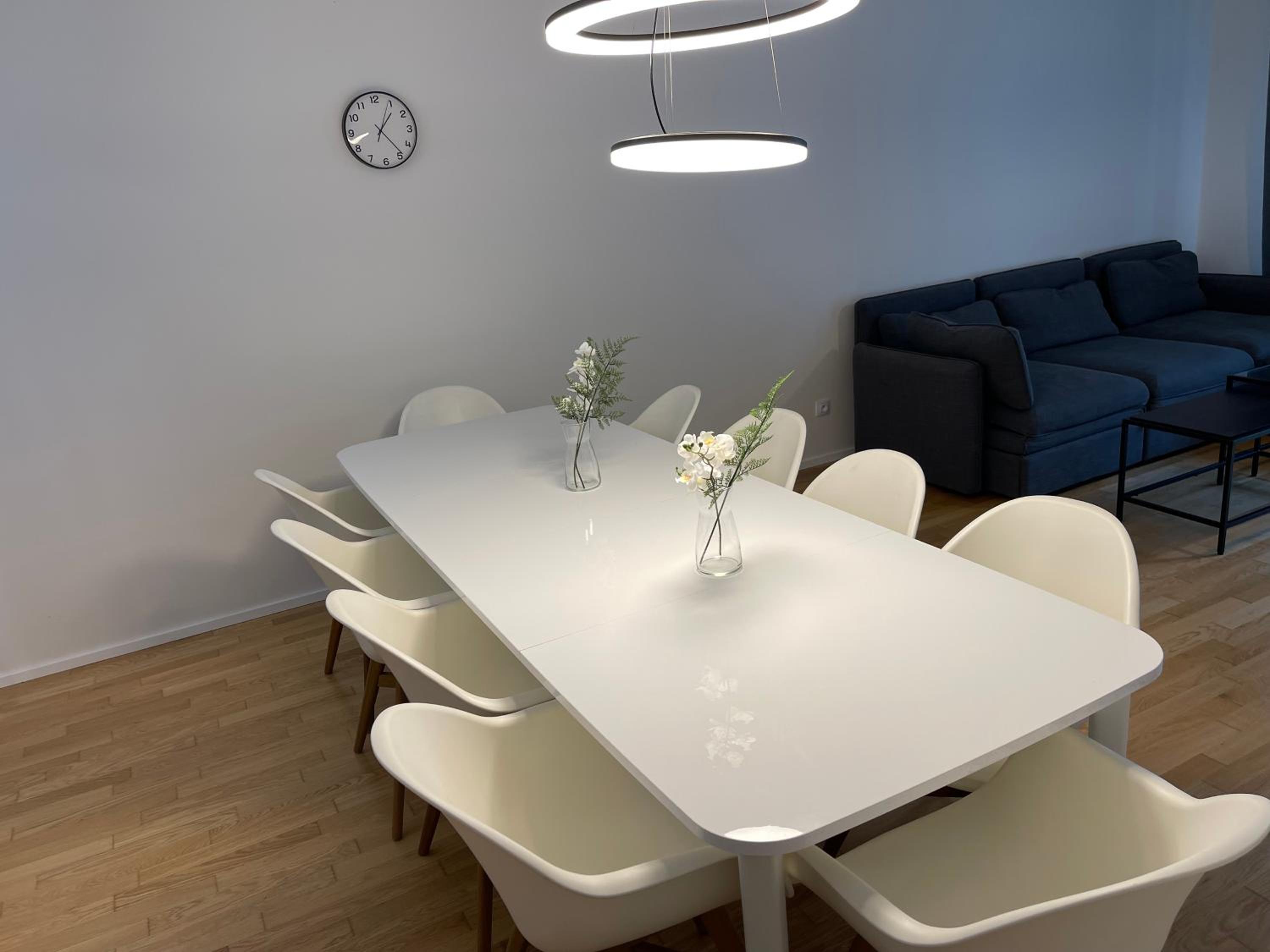 Apartment 4 Room, 2 Bath, Parking