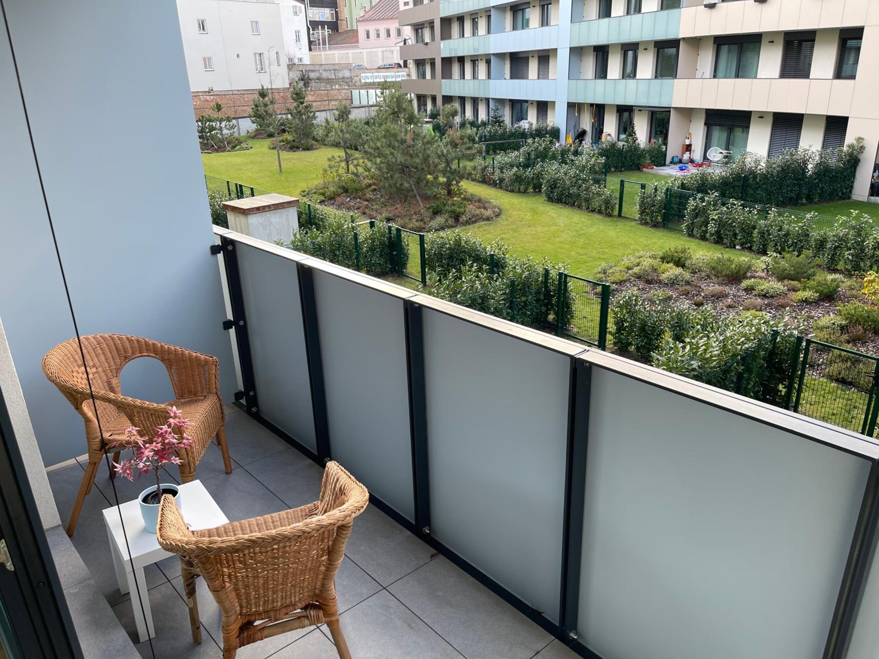 Apartment 4 Room, 2 Bath, Parking