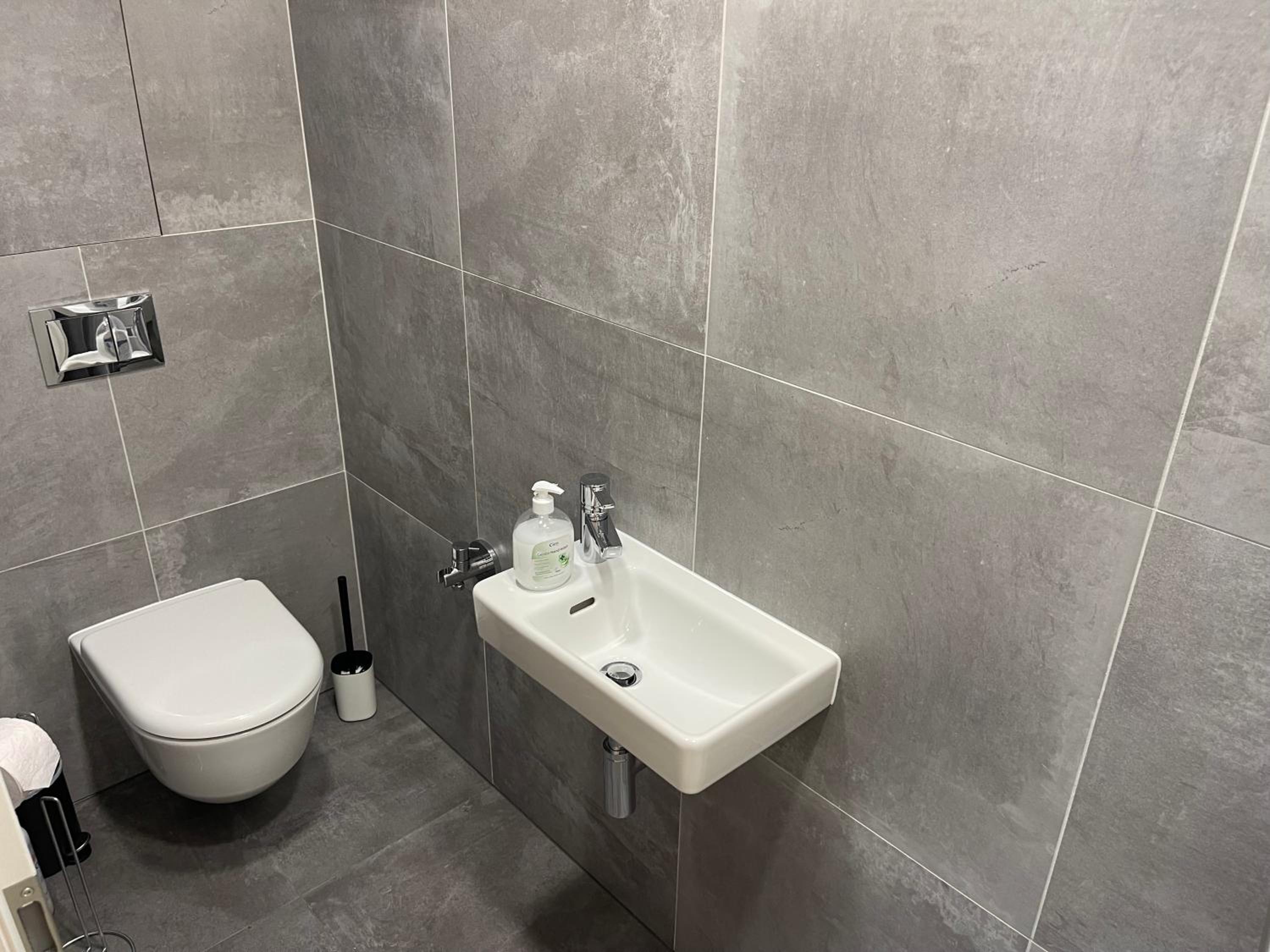 Apartment 4 Room, 2 Bath, Parking
