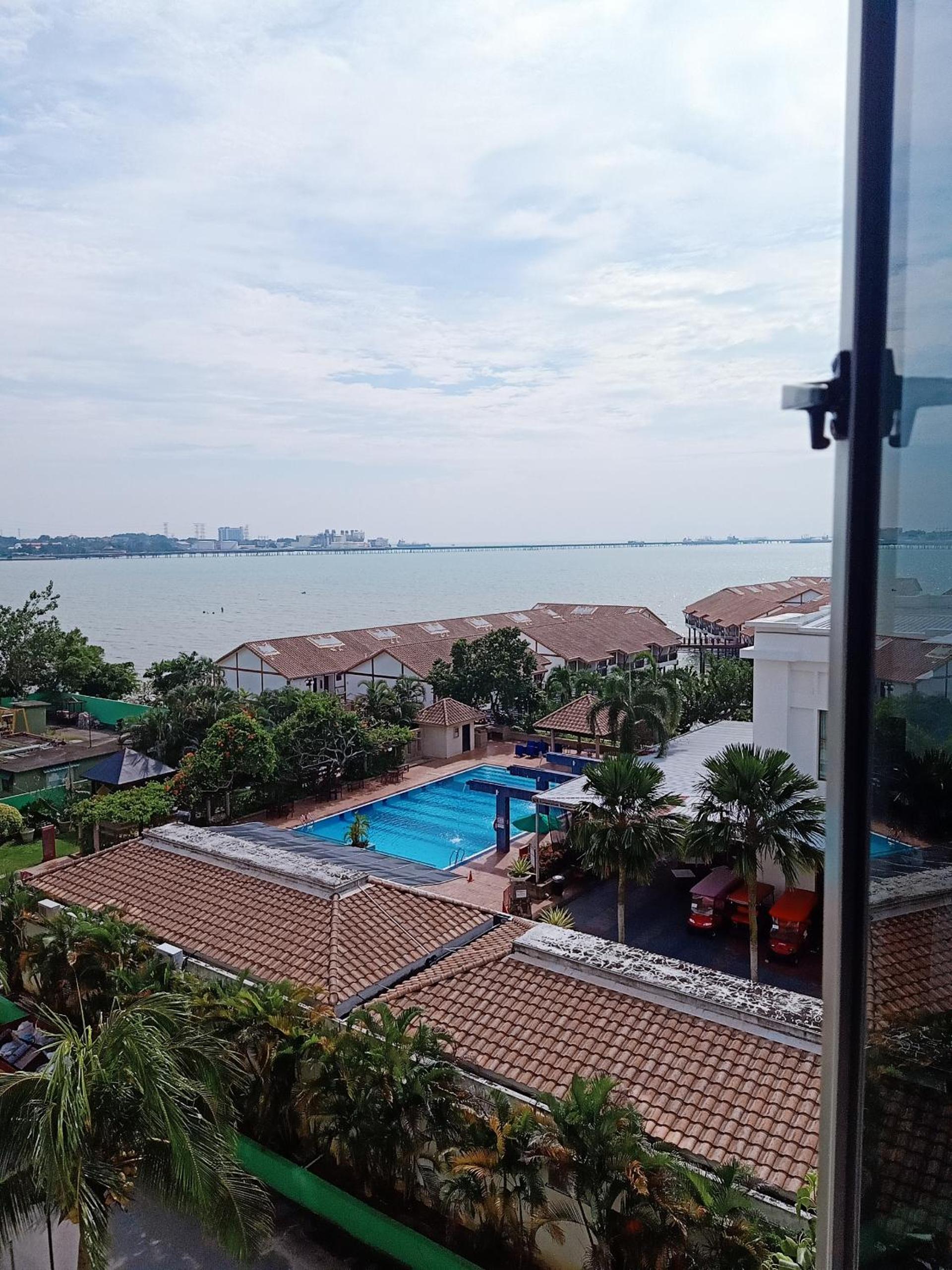 2 Room GLORY BEACH RESORT photo 3