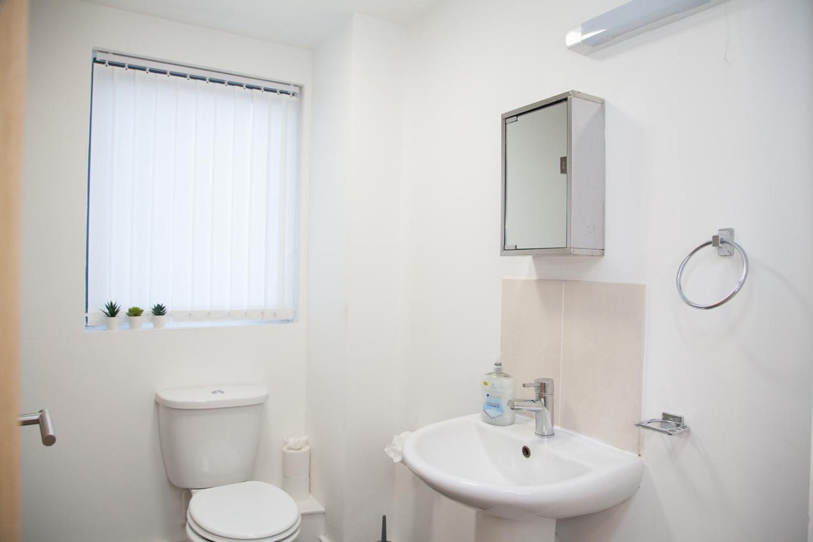 Penthouse - Liverpool City Centre - NHS STAYS - Liverpool Royal Hospital photo 4