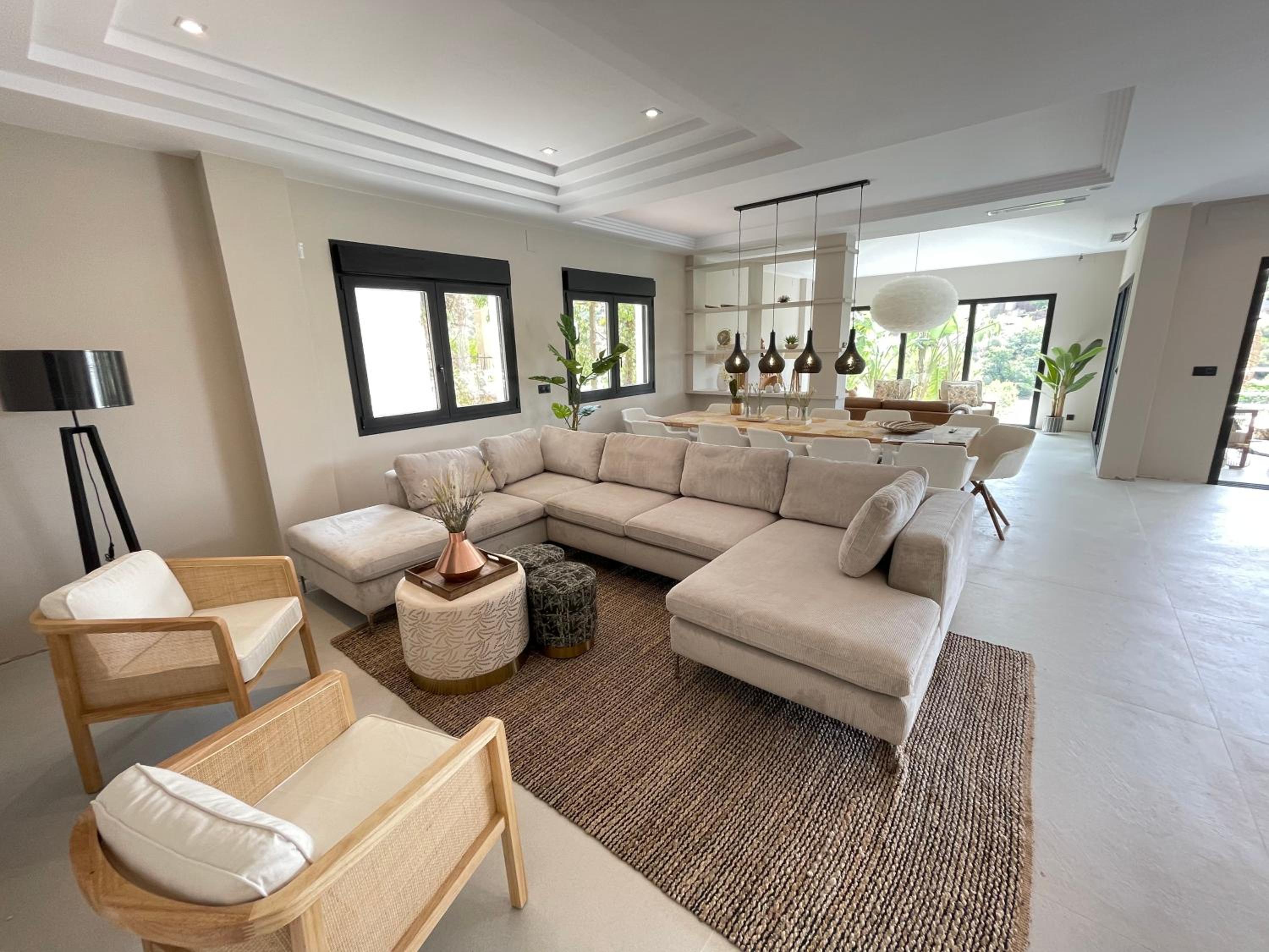 ULTIMATE LUXURY DREAM VILLA with 7 BEDROOMS, GYM, SPA and INFINITY POOL view 2