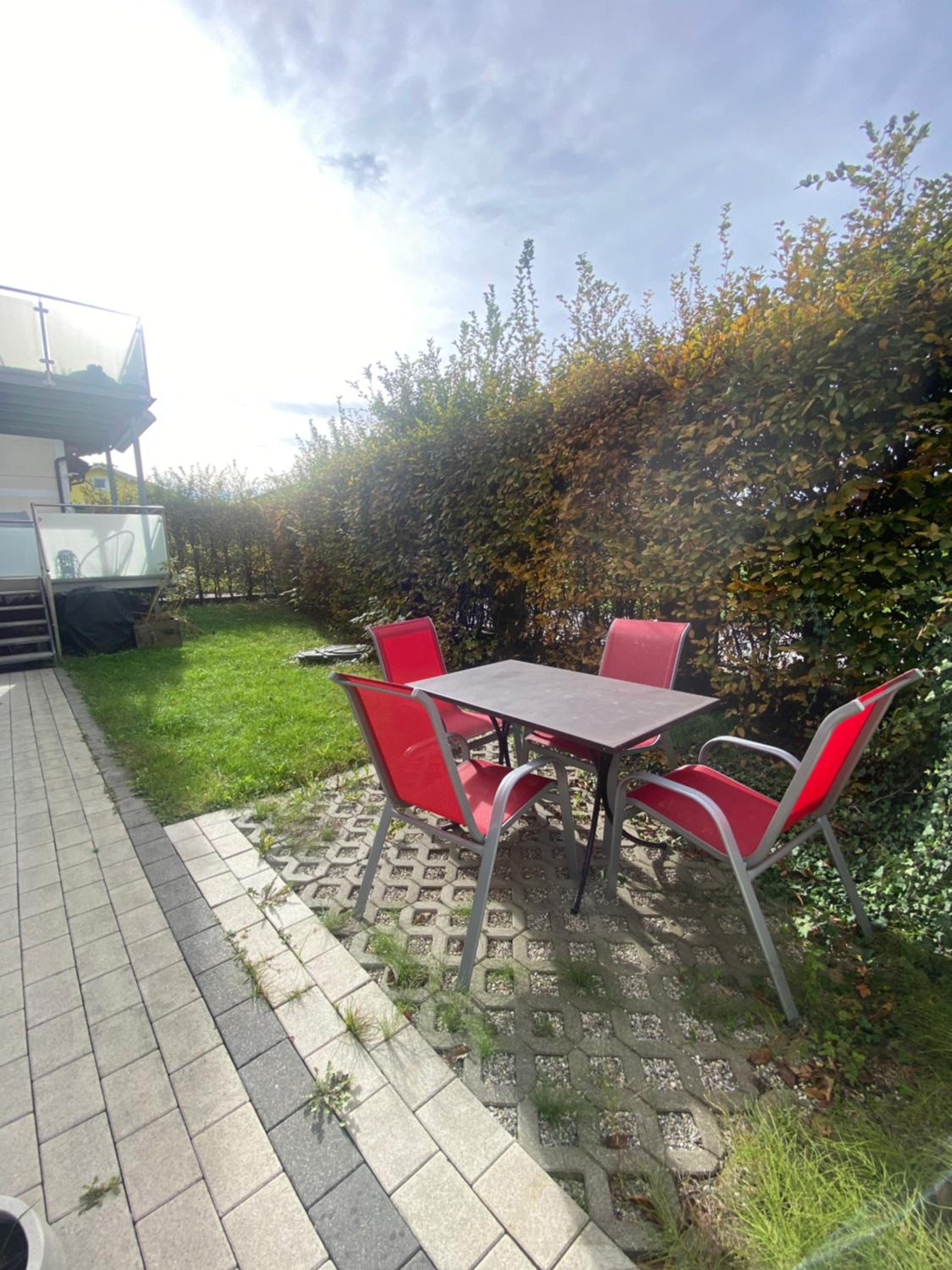 Wohnung im Grünen am Stadtrand, 50 m2, eigener Garten mit Terrasse, eigener Eingang, kostenloses Parken