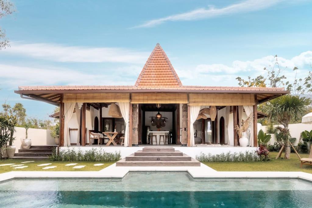 Spacious retreat at Villa Wanderlust with infinity pool