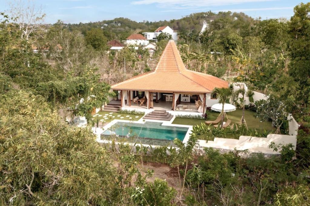 Spacious retreat at Villa Wanderlust with infinity pool