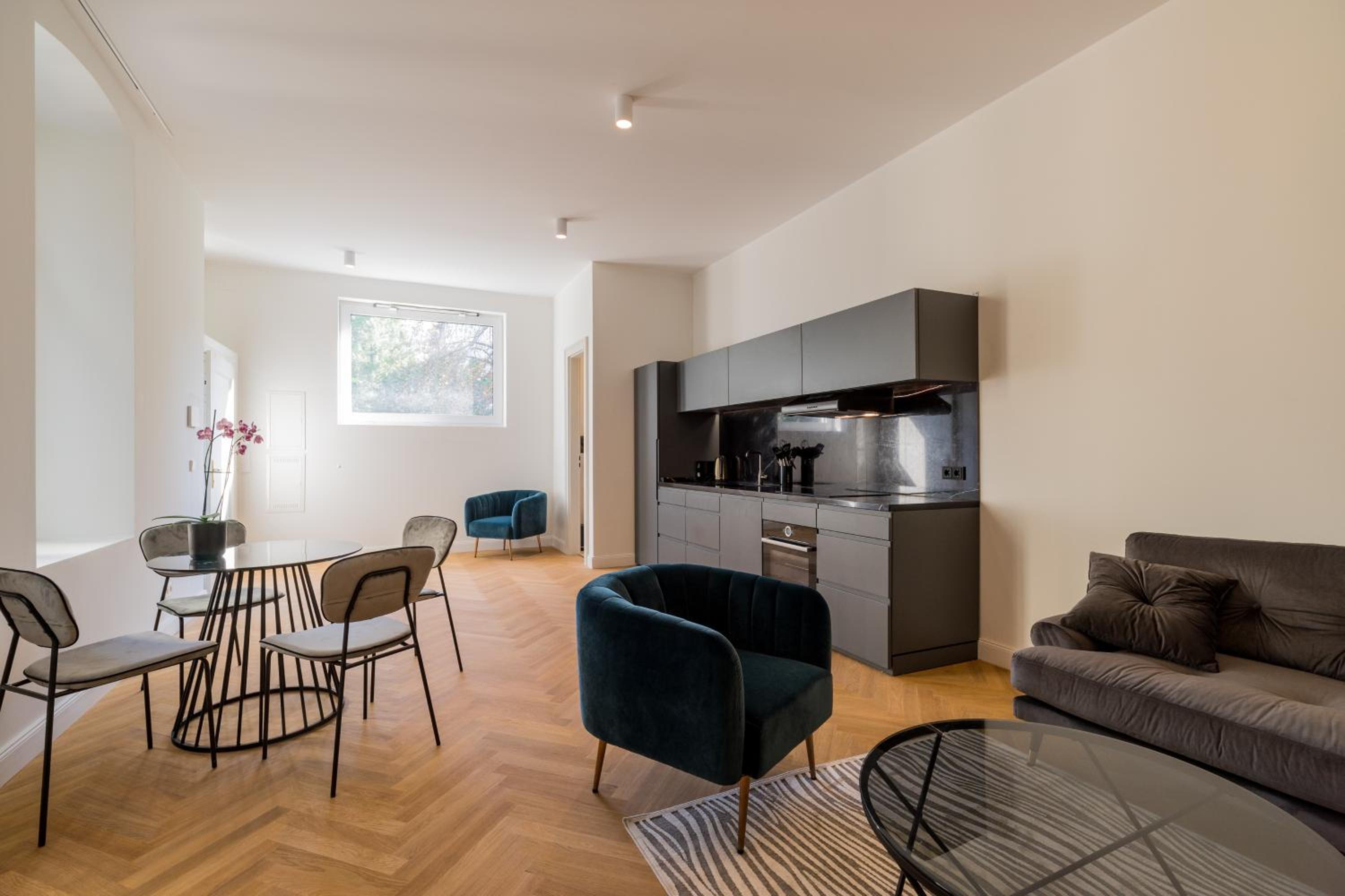 Spacious Apartments In Mitte- Feel The Citycenter
