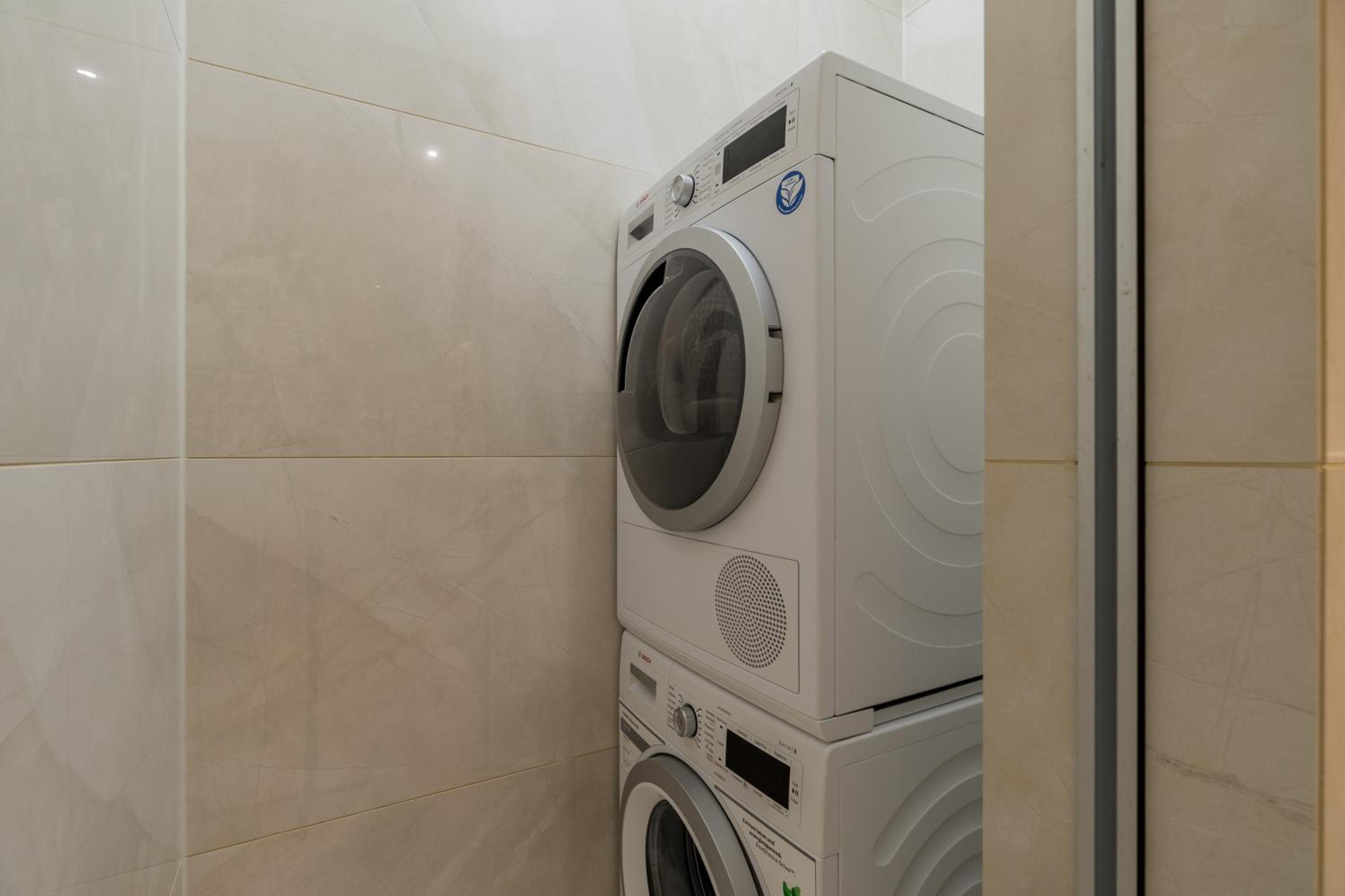 Spacious Apartments In Mitte- Feel The Citycenter