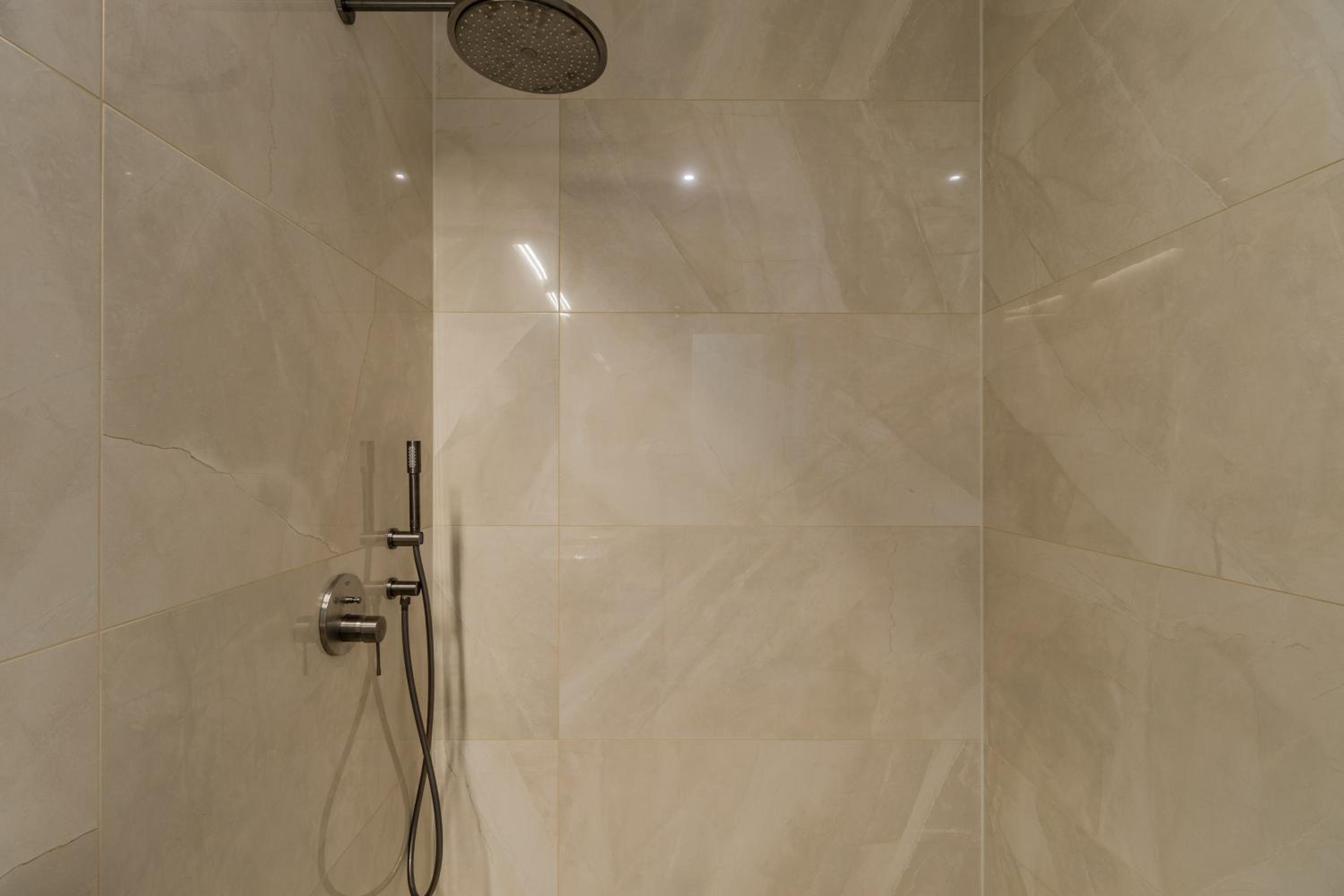 Spacious Apartments In Mitte- Feel The Citycenter