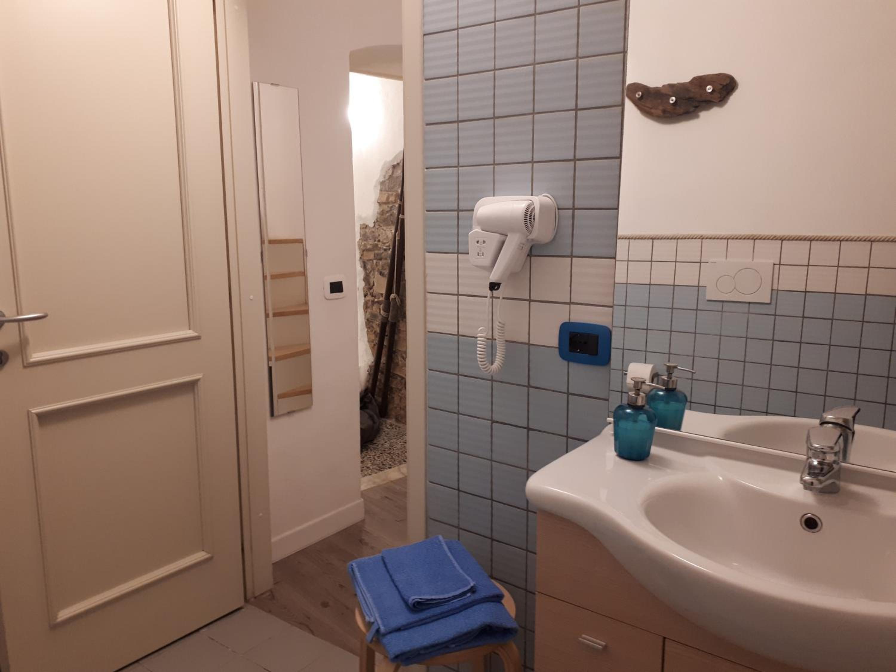 DEMIVIE GUESTHOUSE