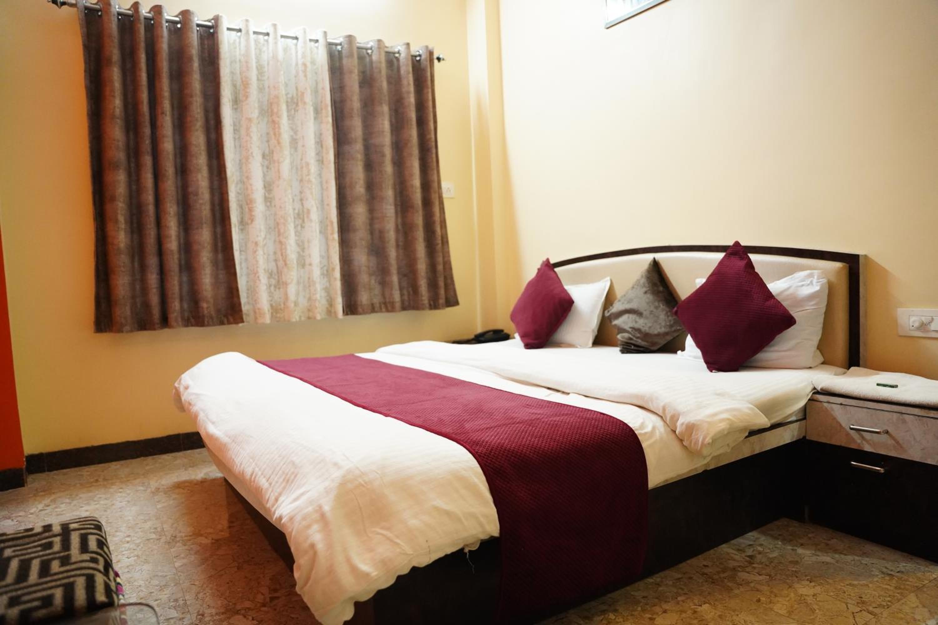 Hotel Mahishmati Palace view 4